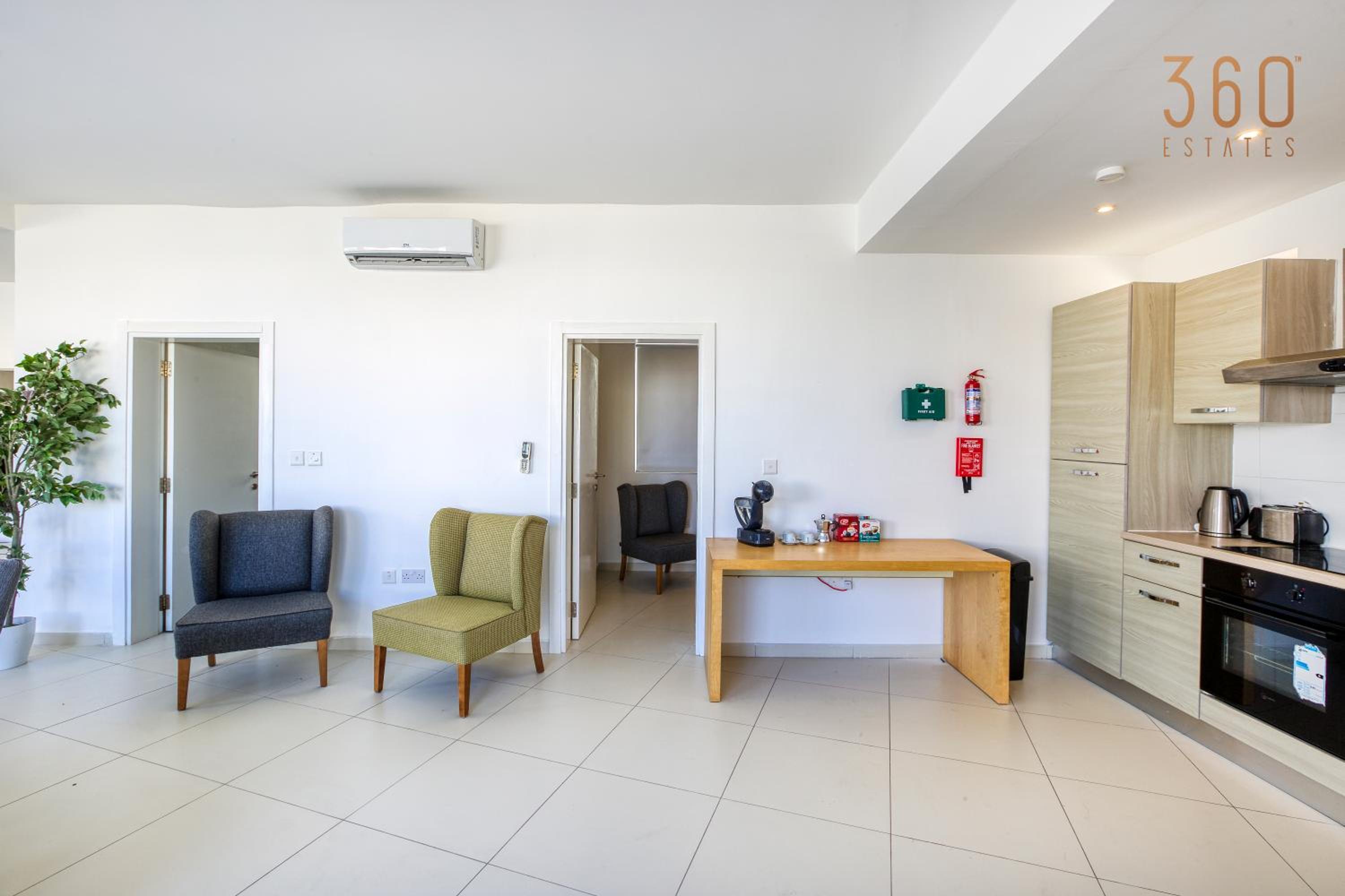 Lovely penthouse with private BBQ & WIFI in GZIRA BY 360 Estates view 5