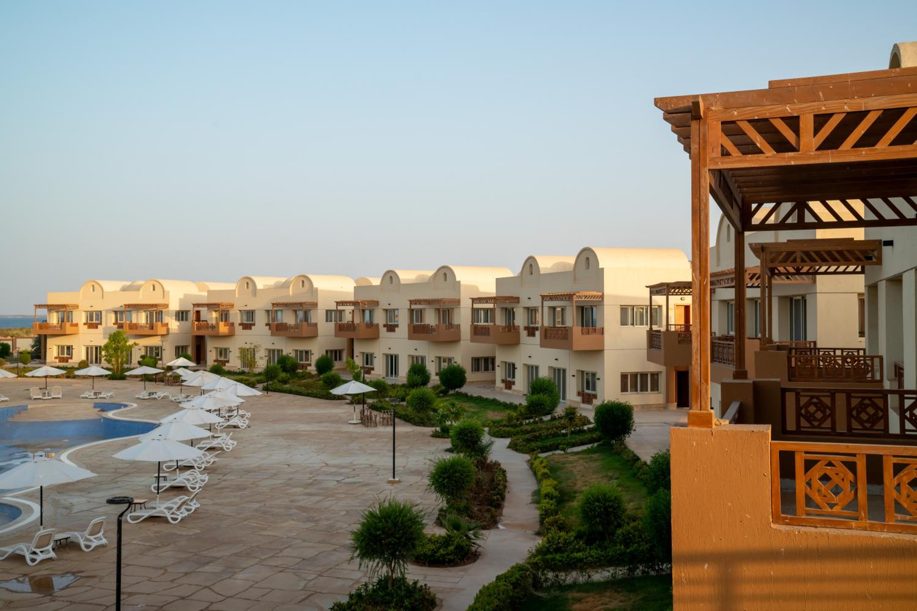 Hotel Azal Lagoons Resort Abu Simbel - Image 1