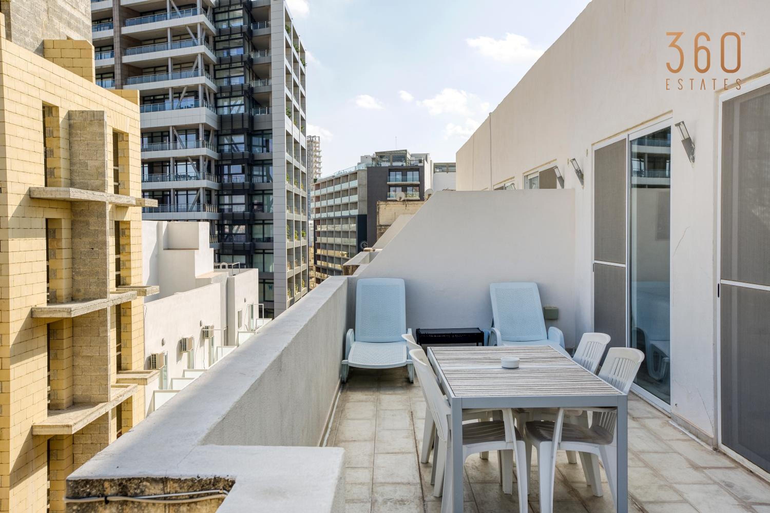 Lovely penthouse with private BBQ & WIFI in GZIRA BY 360 Estates view 2