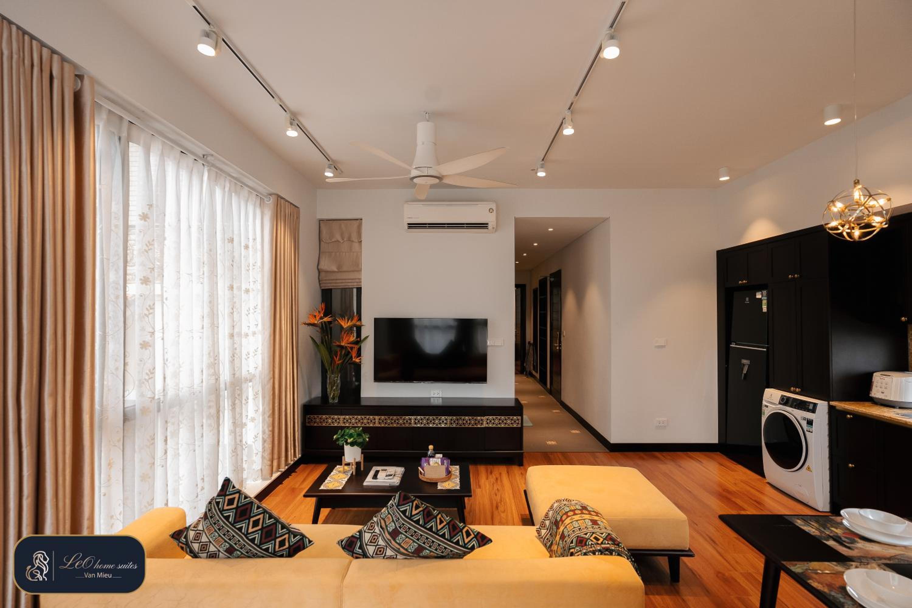 High-ser Apartment -2BR - NiceView - Parking - Spacious - In center