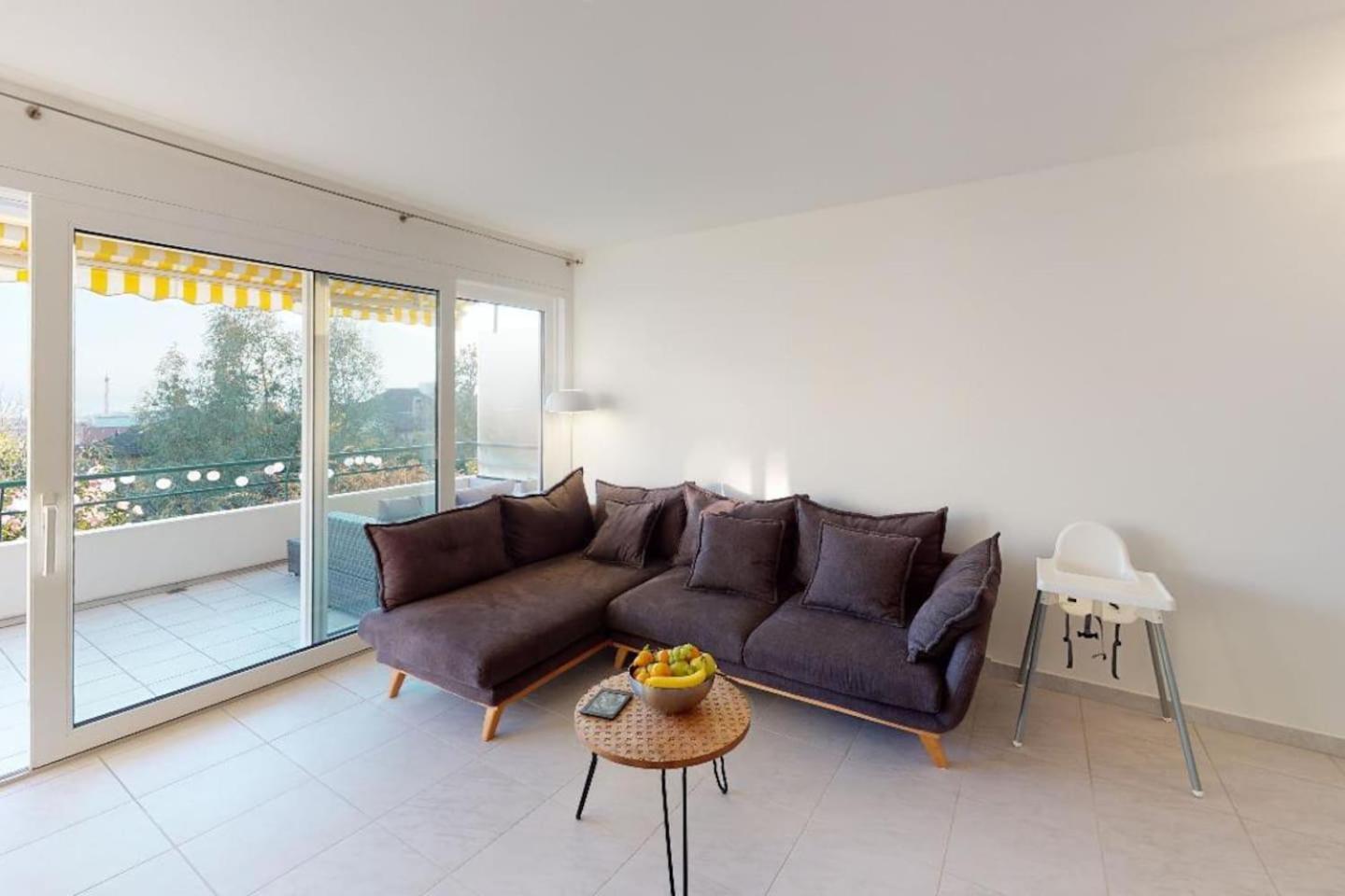 Casa delle Vigne: Giardino, pergola e vista lago
