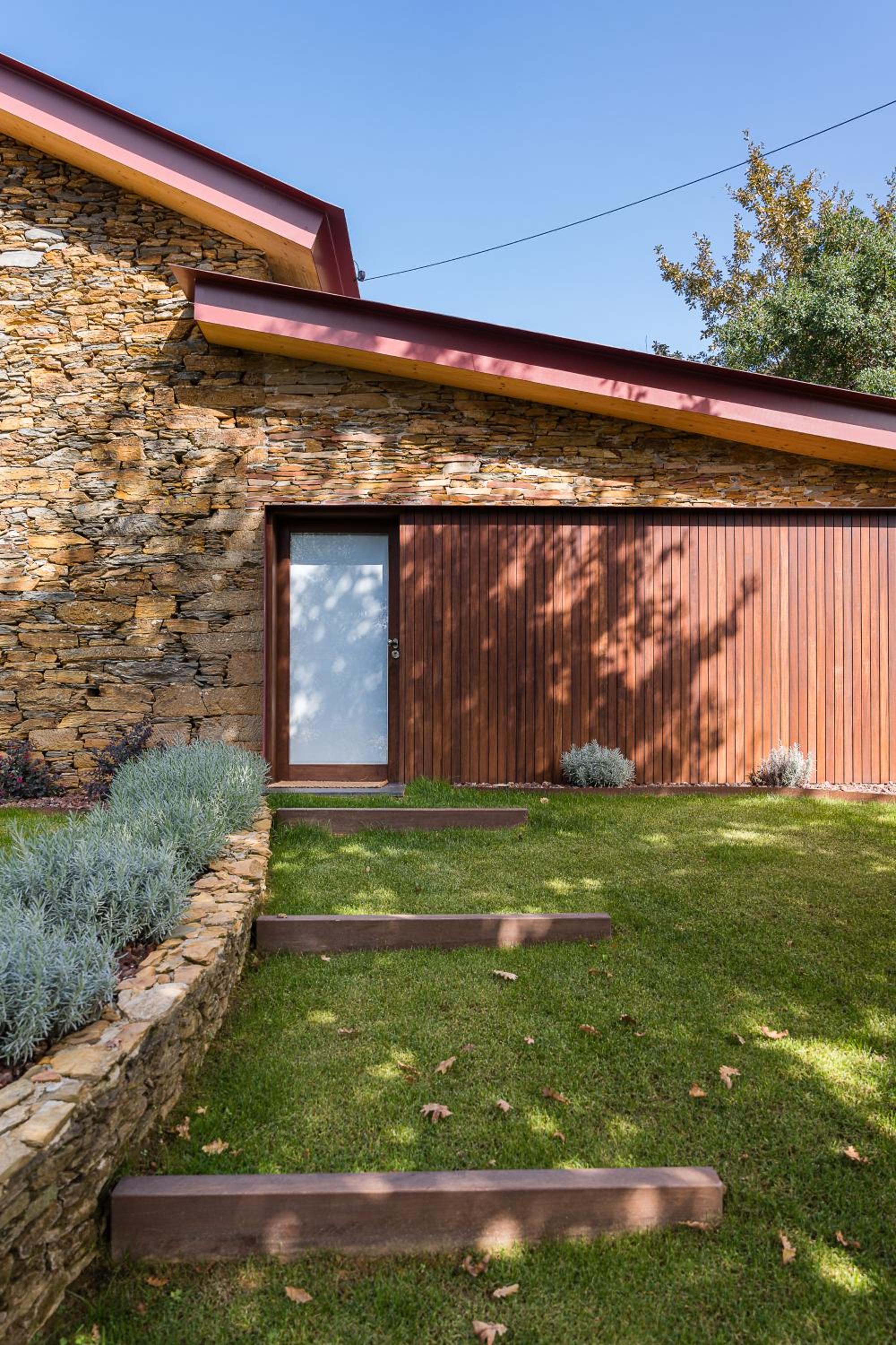 Casa de Medas - Private country house with outdoor spa and river view only 25 minutes away from Oporto view 4