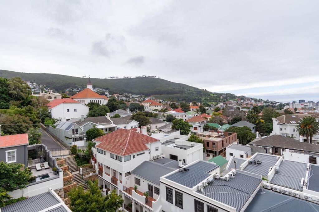 One bedroom oasis - Kloof Street view 3