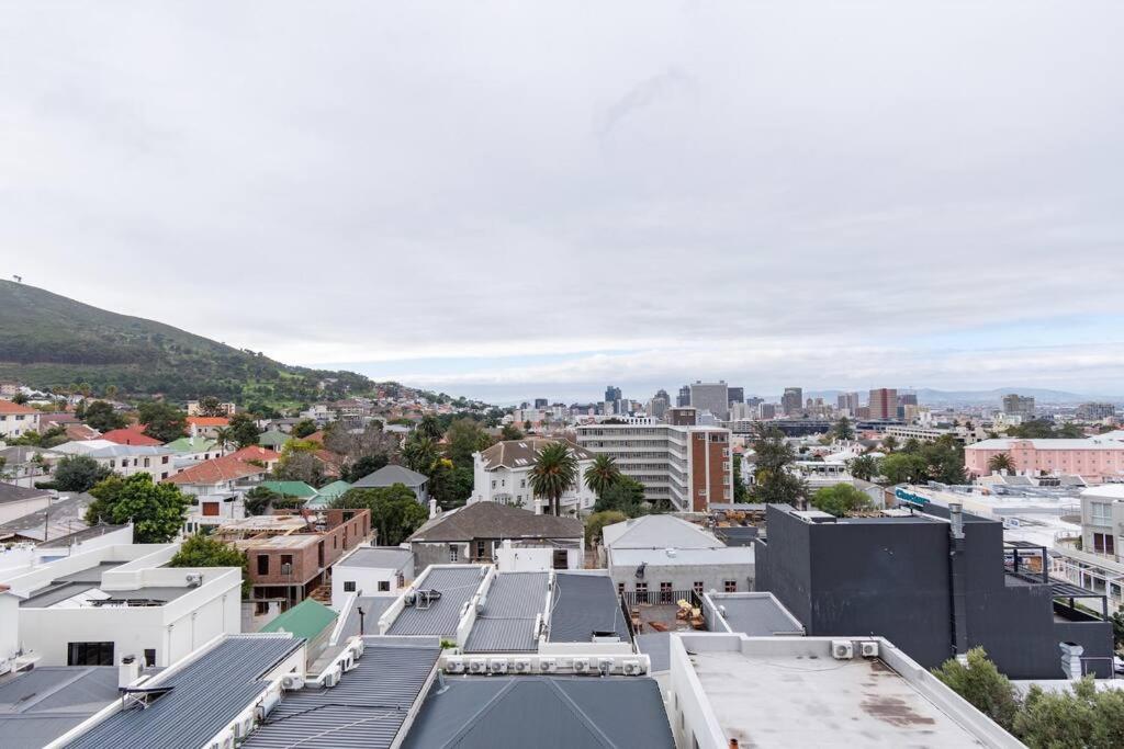 One bedroom oasis - Kloof Street view 5