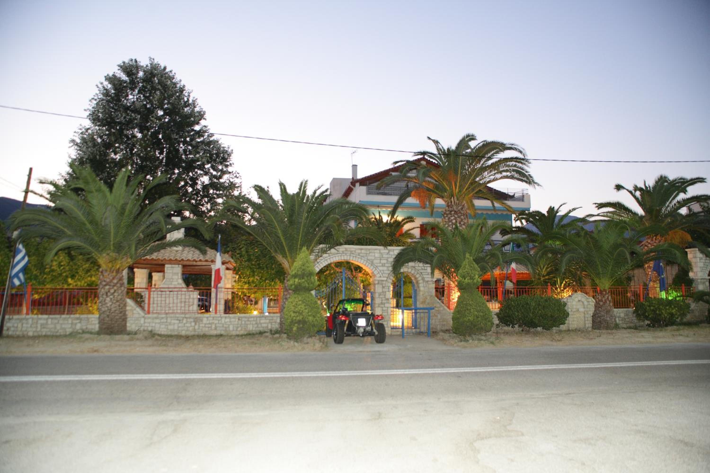 Photo 6