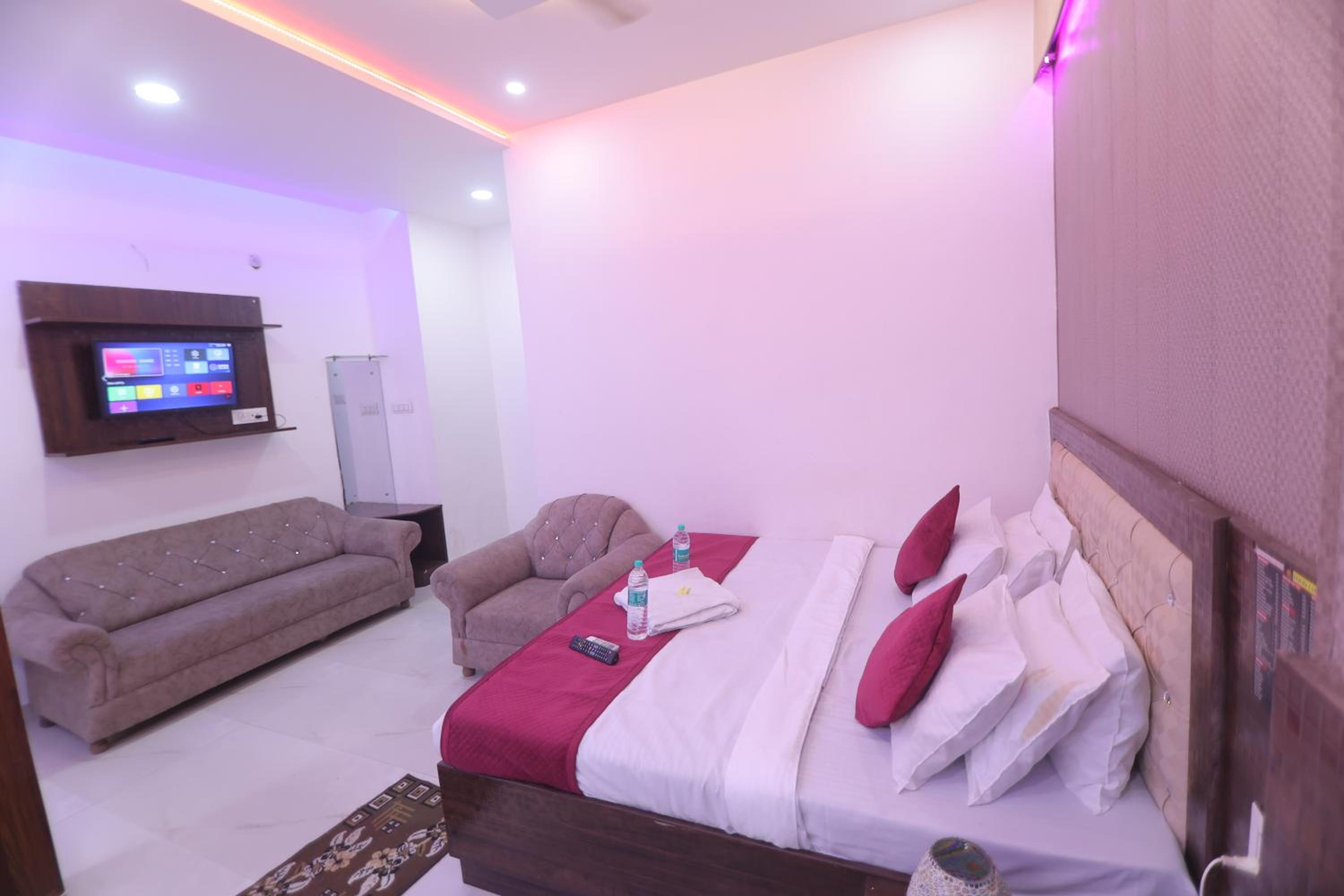 Taj Angel homestay & Dormitories