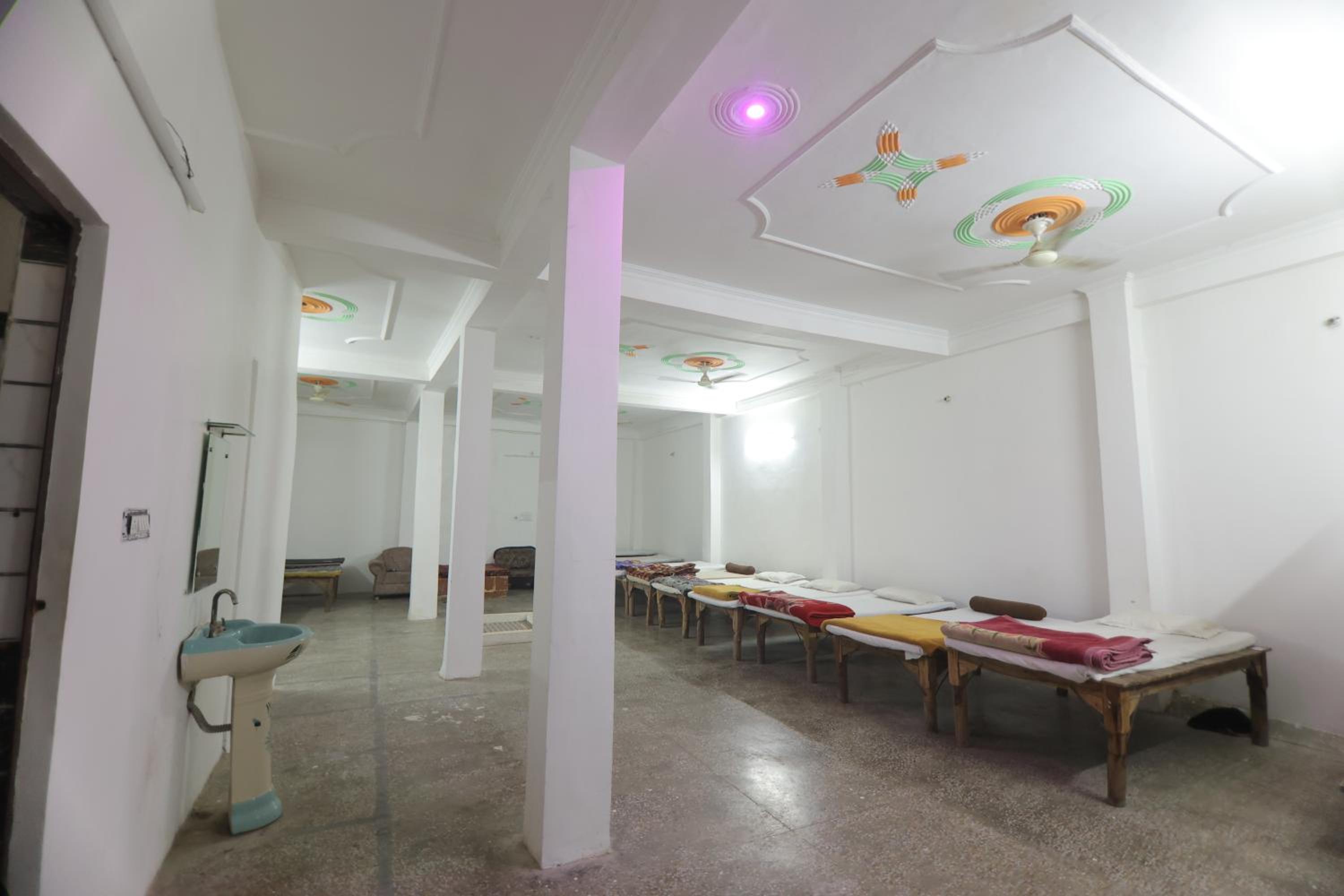 Taj Angel homestay & Dormitories