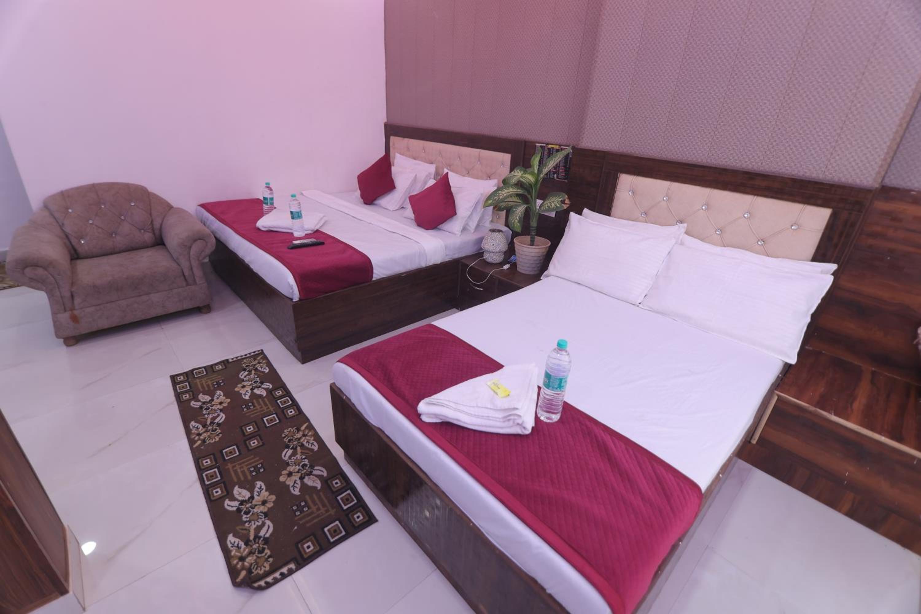 Taj Angel homestay & Dormitories