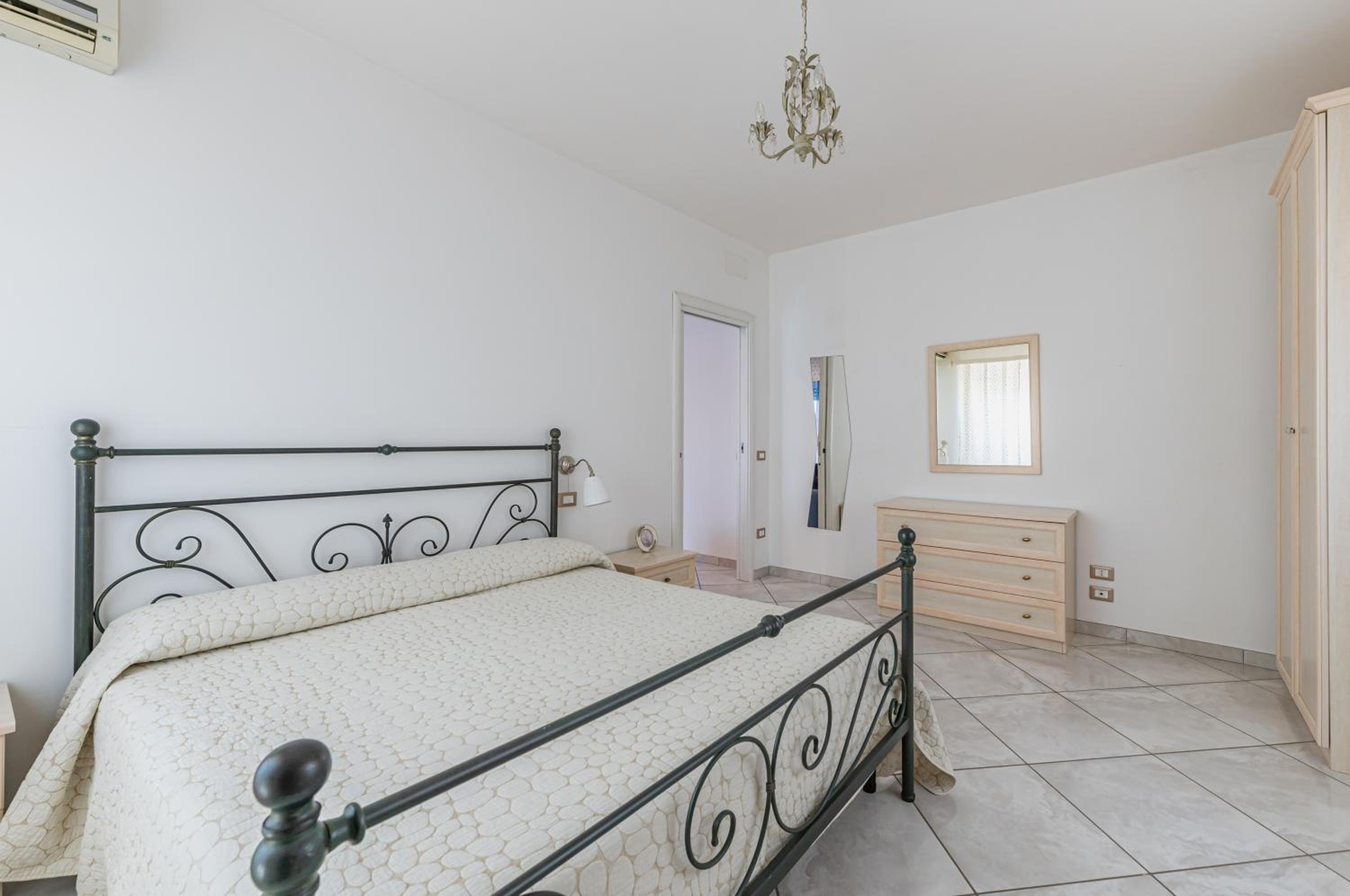 Pescara SeaView Apartment with Private Parking! photo 2