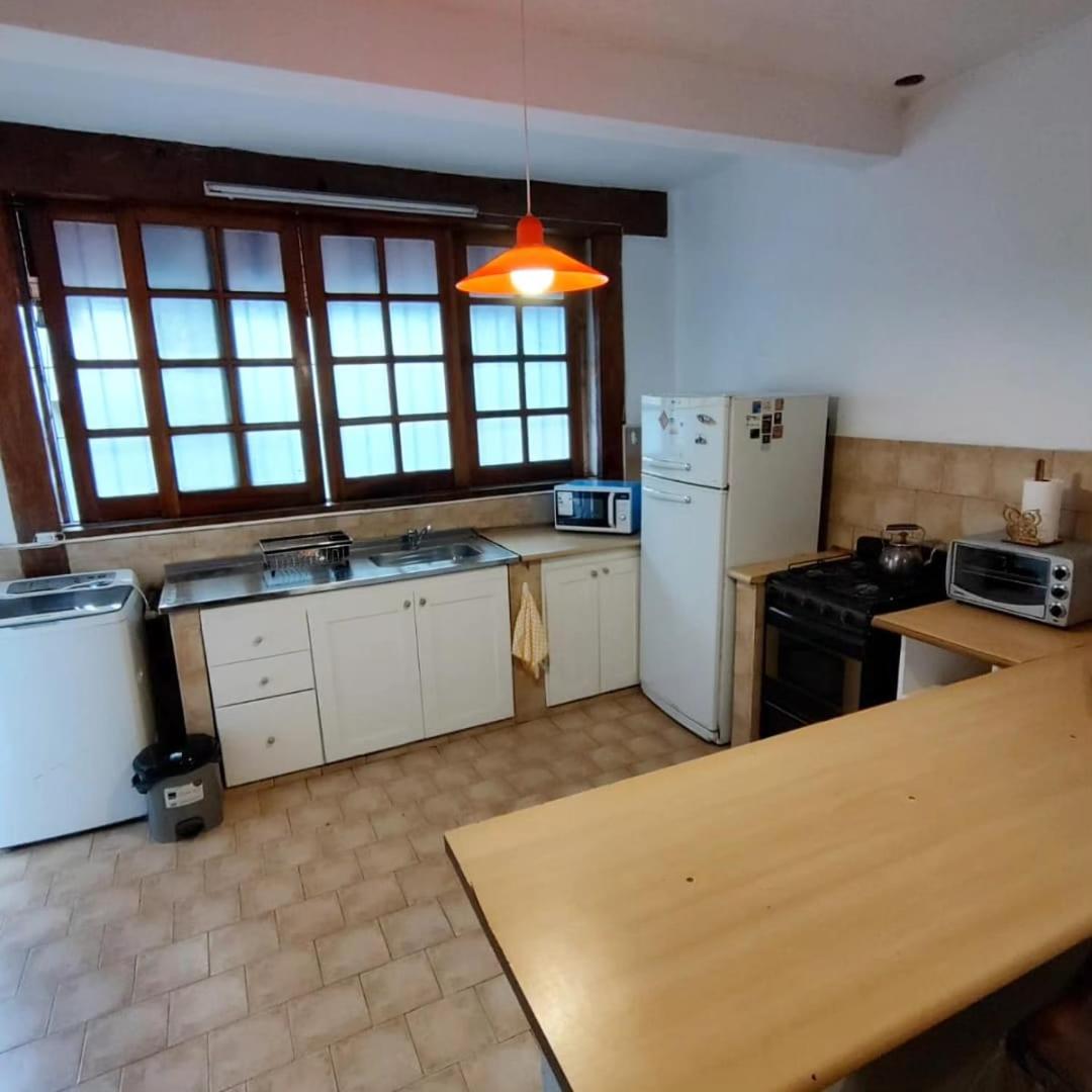 CASA PARA 4 PERSONAS, con asador y cochera
