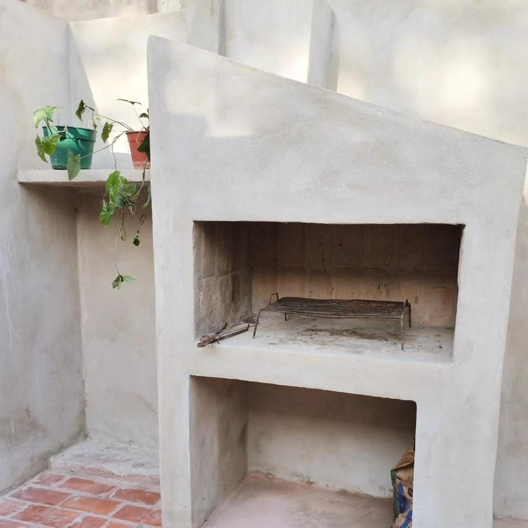 CASA PARA 4 PERSONAS, con asador y cochera