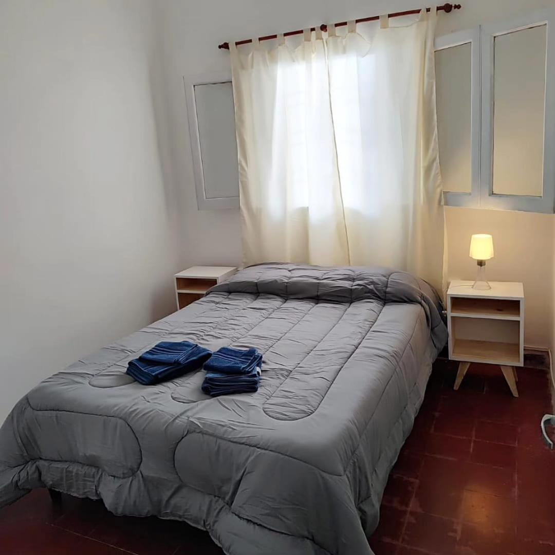 CASA PARA 4 PERSONAS, con asador y cochera