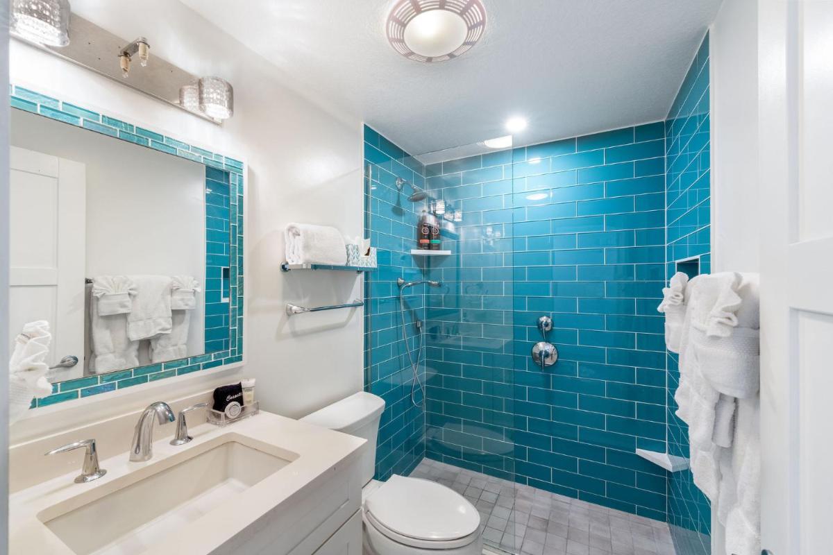 Next to Ritz Carlton, Oceanview 1BR on Seven Mile Beach view 2