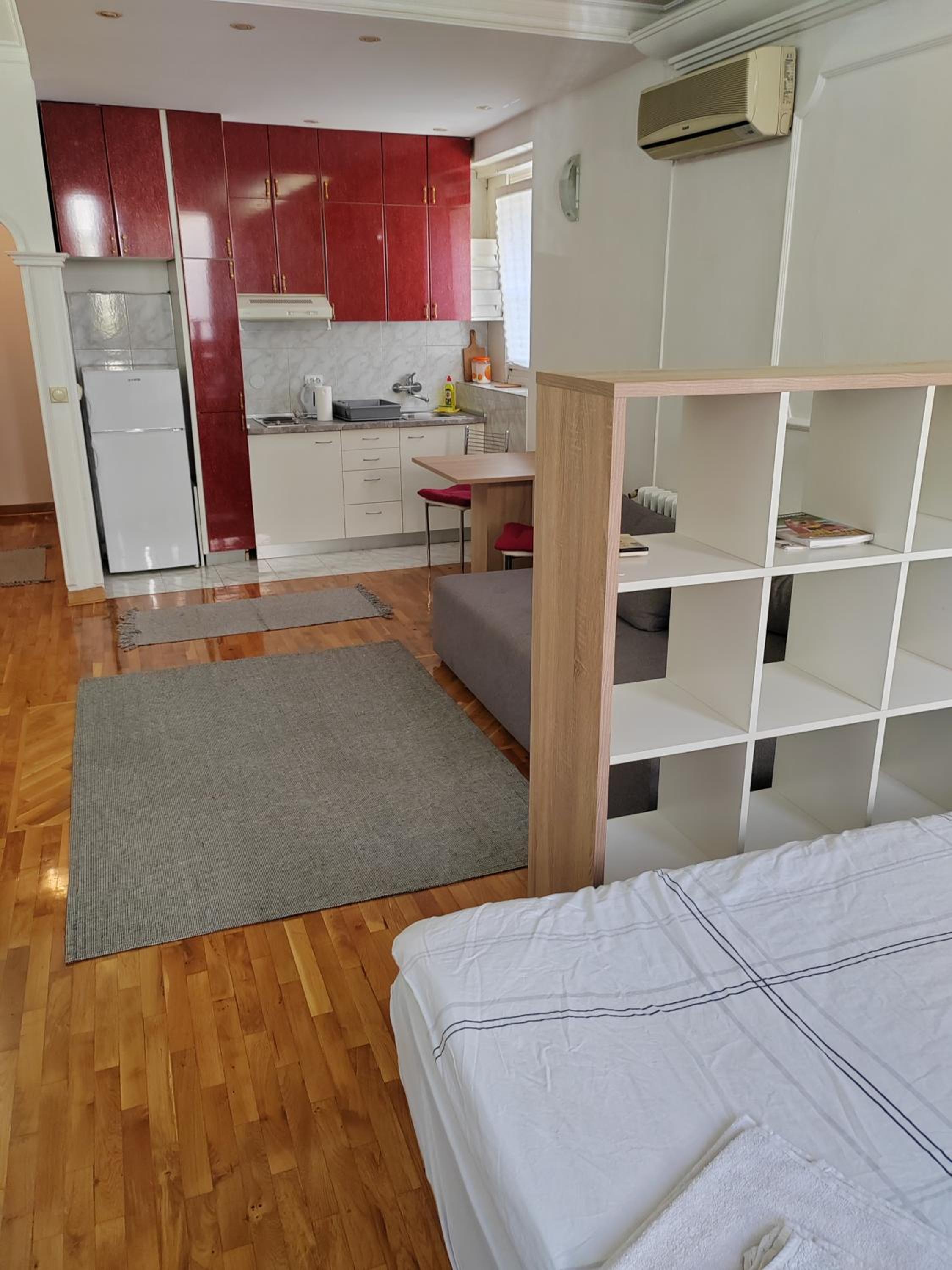 Magenta Lekino Brdo view 4