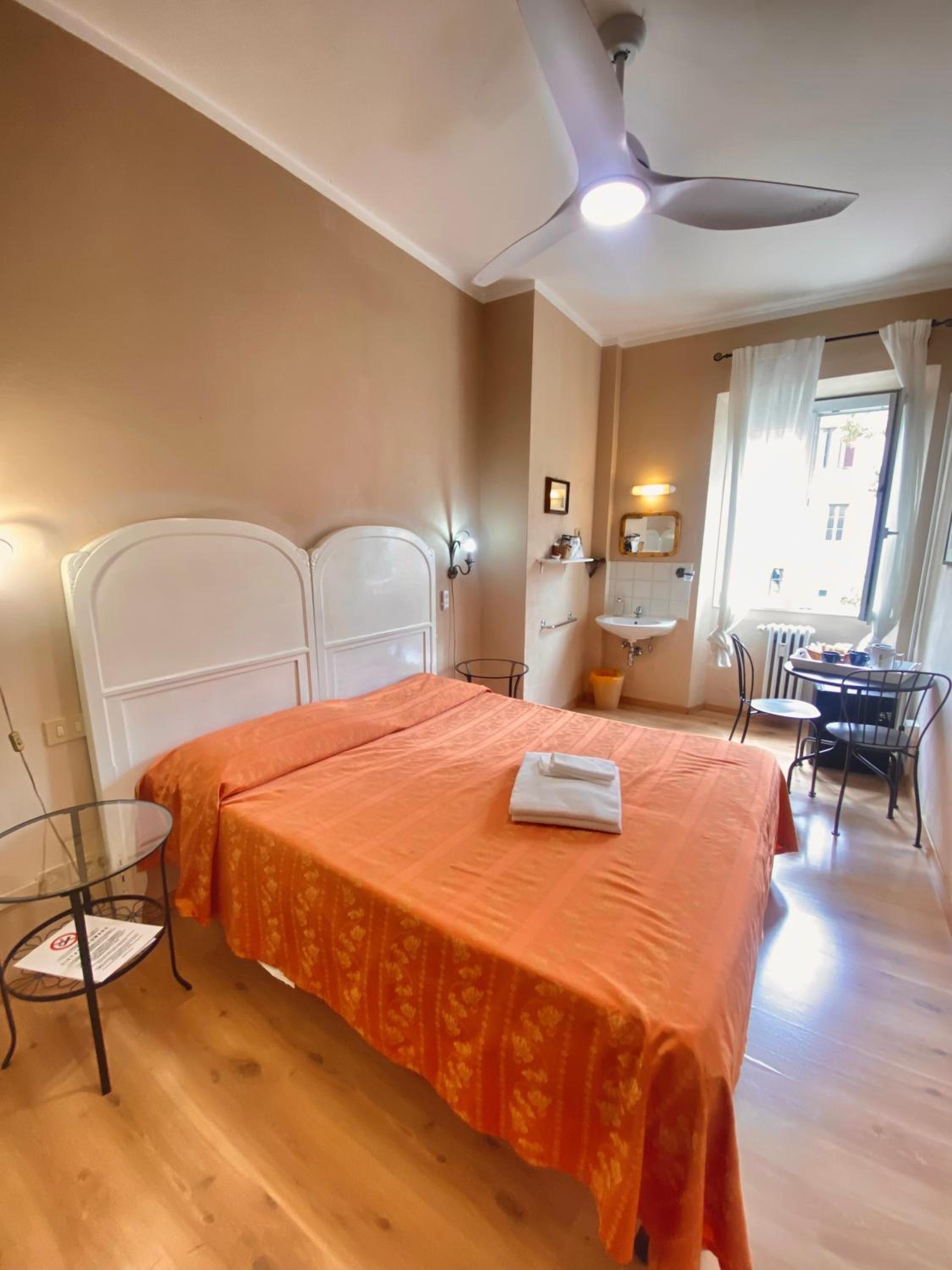 Hotel Dali en Florence — hotel room