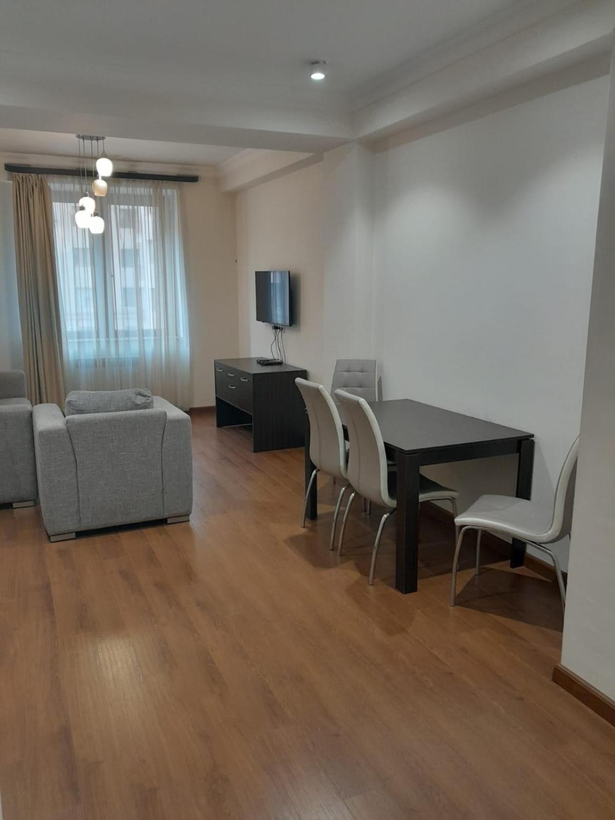 MODERN Apt,Near Opera,CENTRTE,Open Balcony