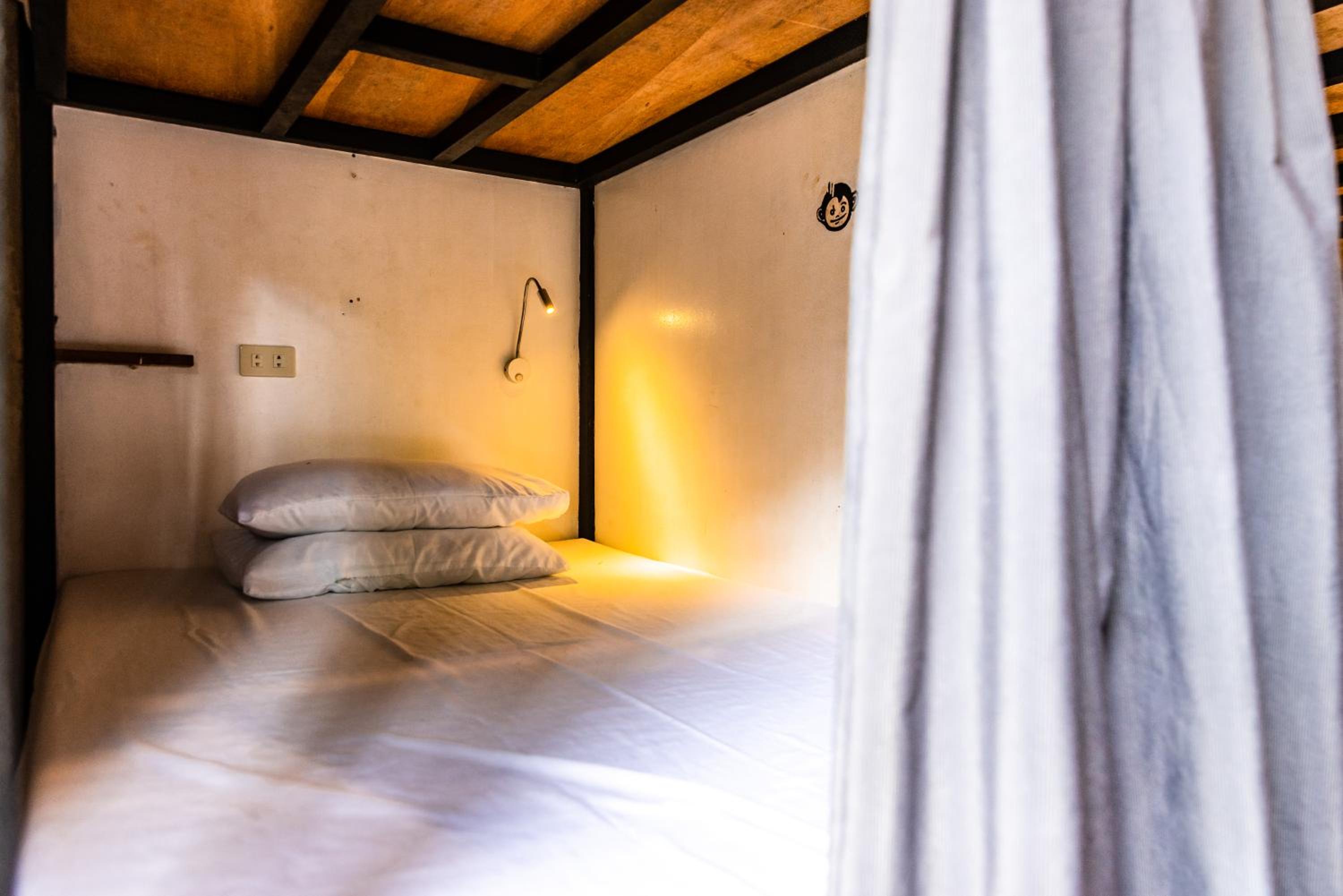 Mad Monkey Hostel Siargao 28