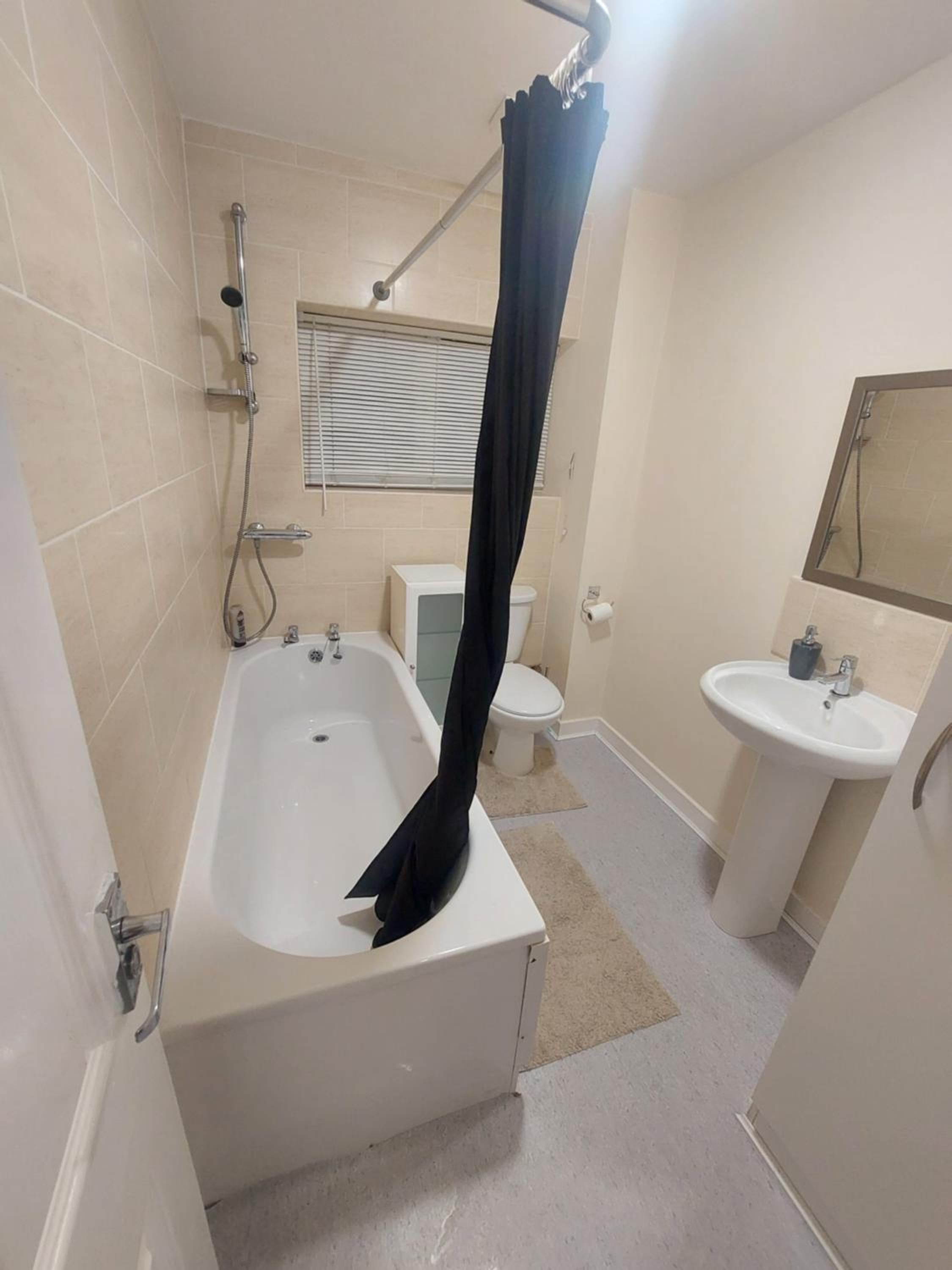 2 large bedroom apartment- WIFI & Parking view 2