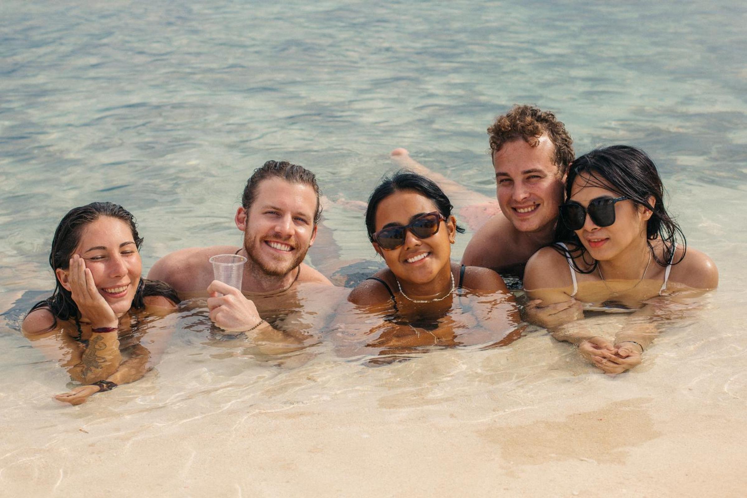 Mad Monkey Hostel Siargao 122