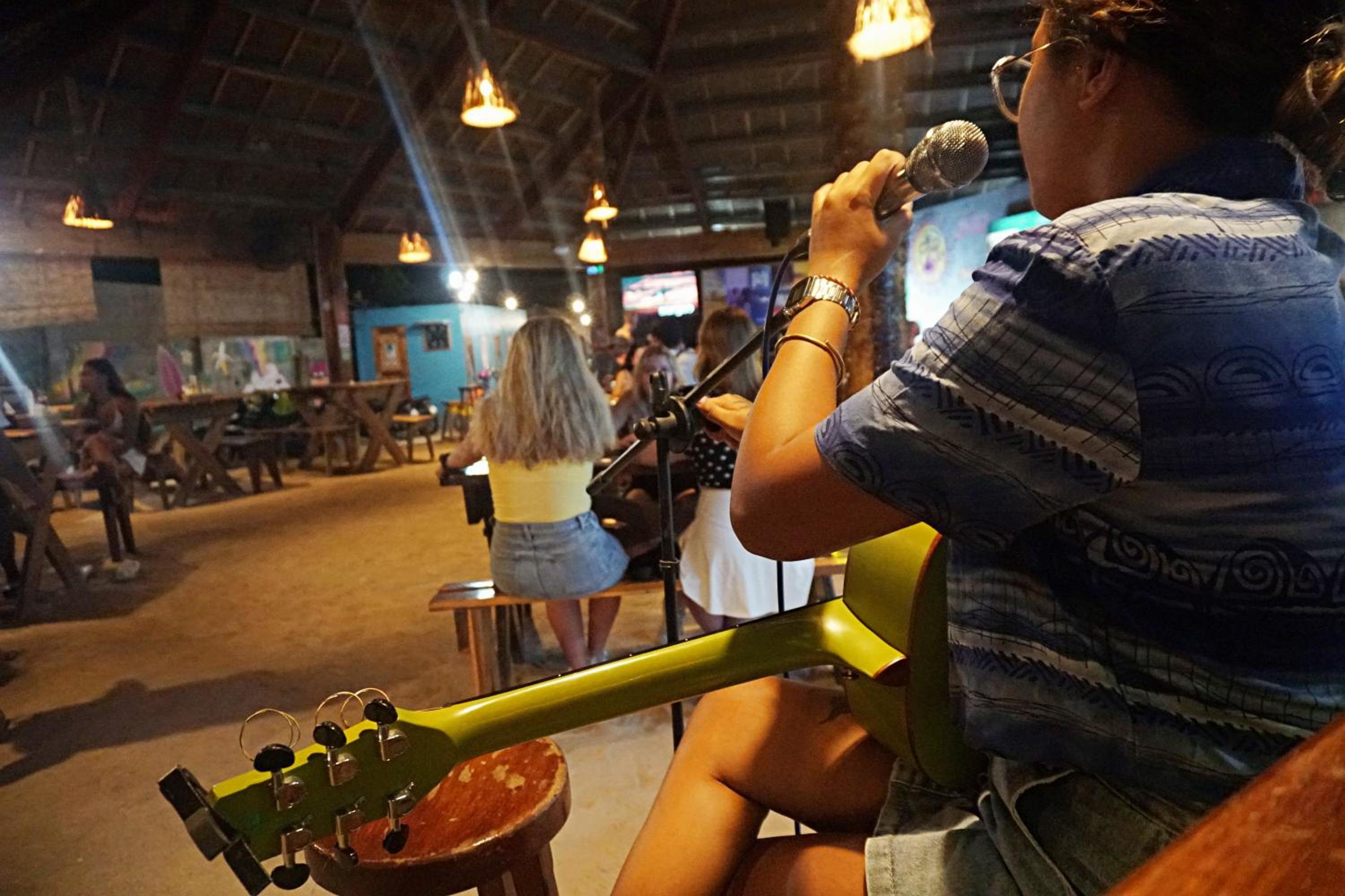Mad Monkey Hostel Siargao 36