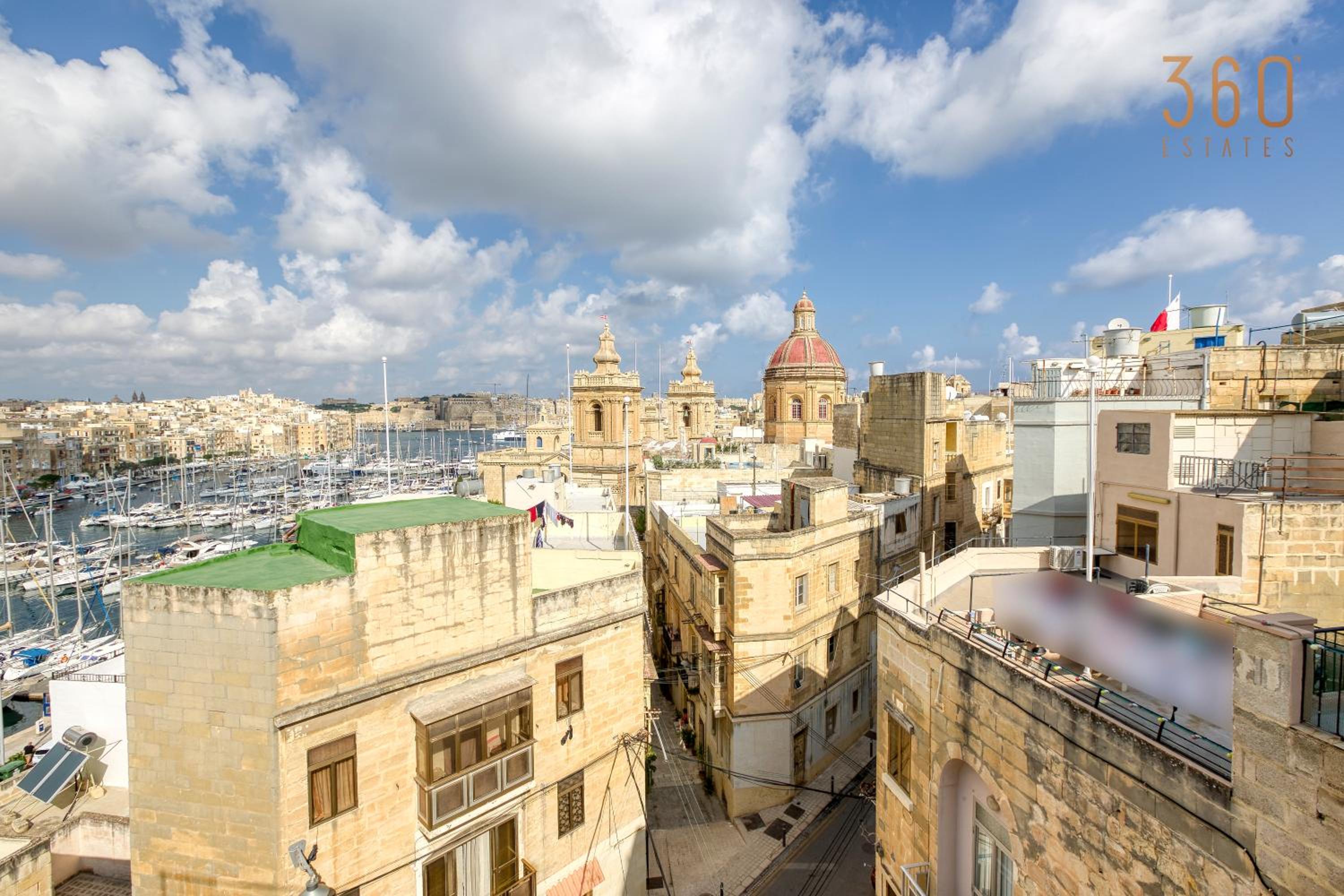Charming home in 3 the cities with ROOF VIEWS by 360 Estates photo 5