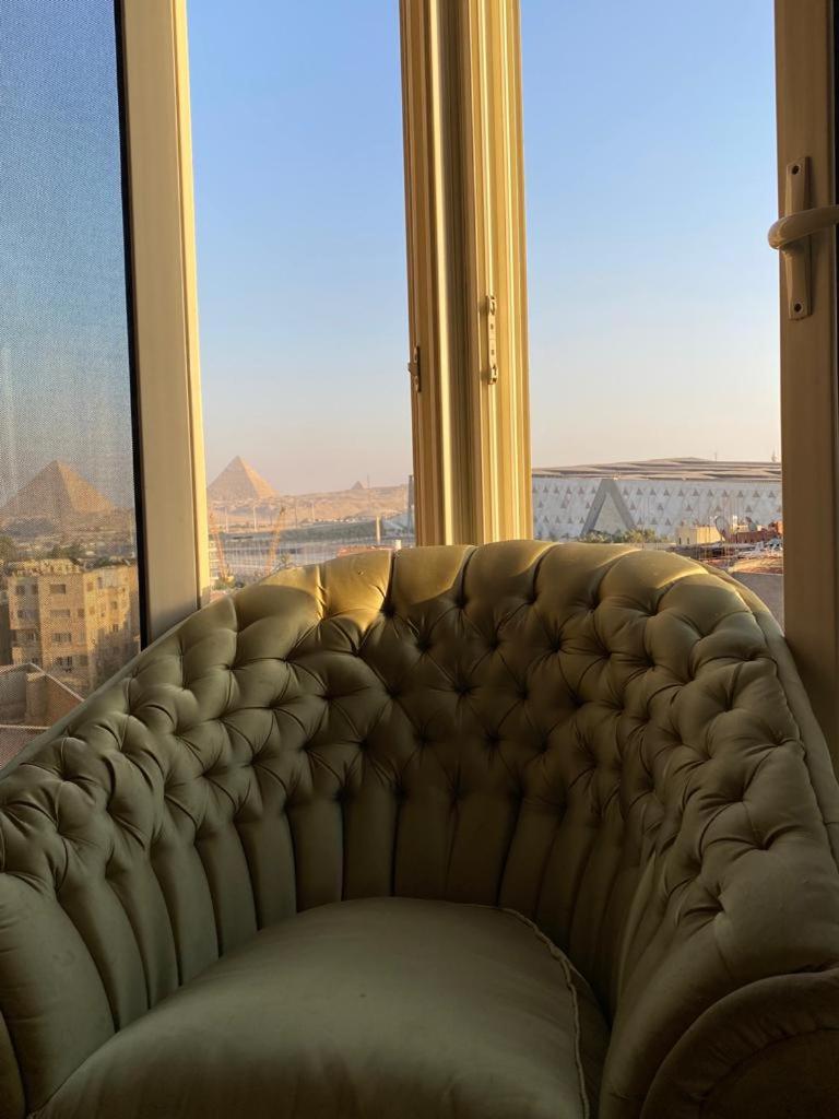 Tamara's Grand Egyptian Museum & Pyramids view 3BR Entire Apartment