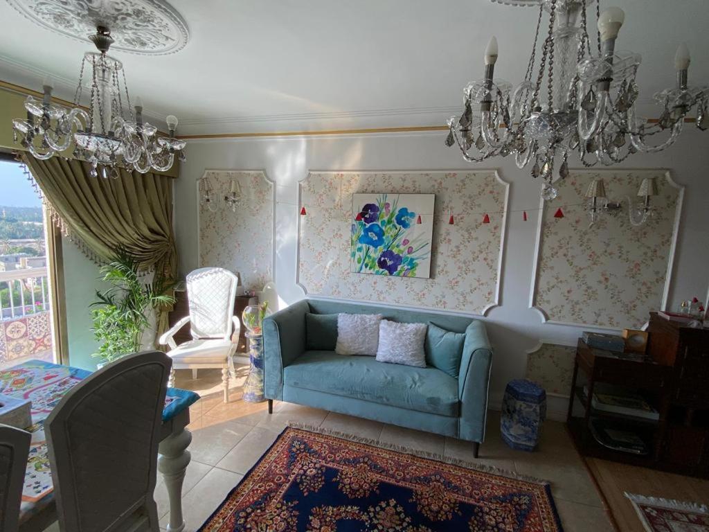 Tamara's Grand Egyptian Museum & Pyramids view 3BR Entire Apartment