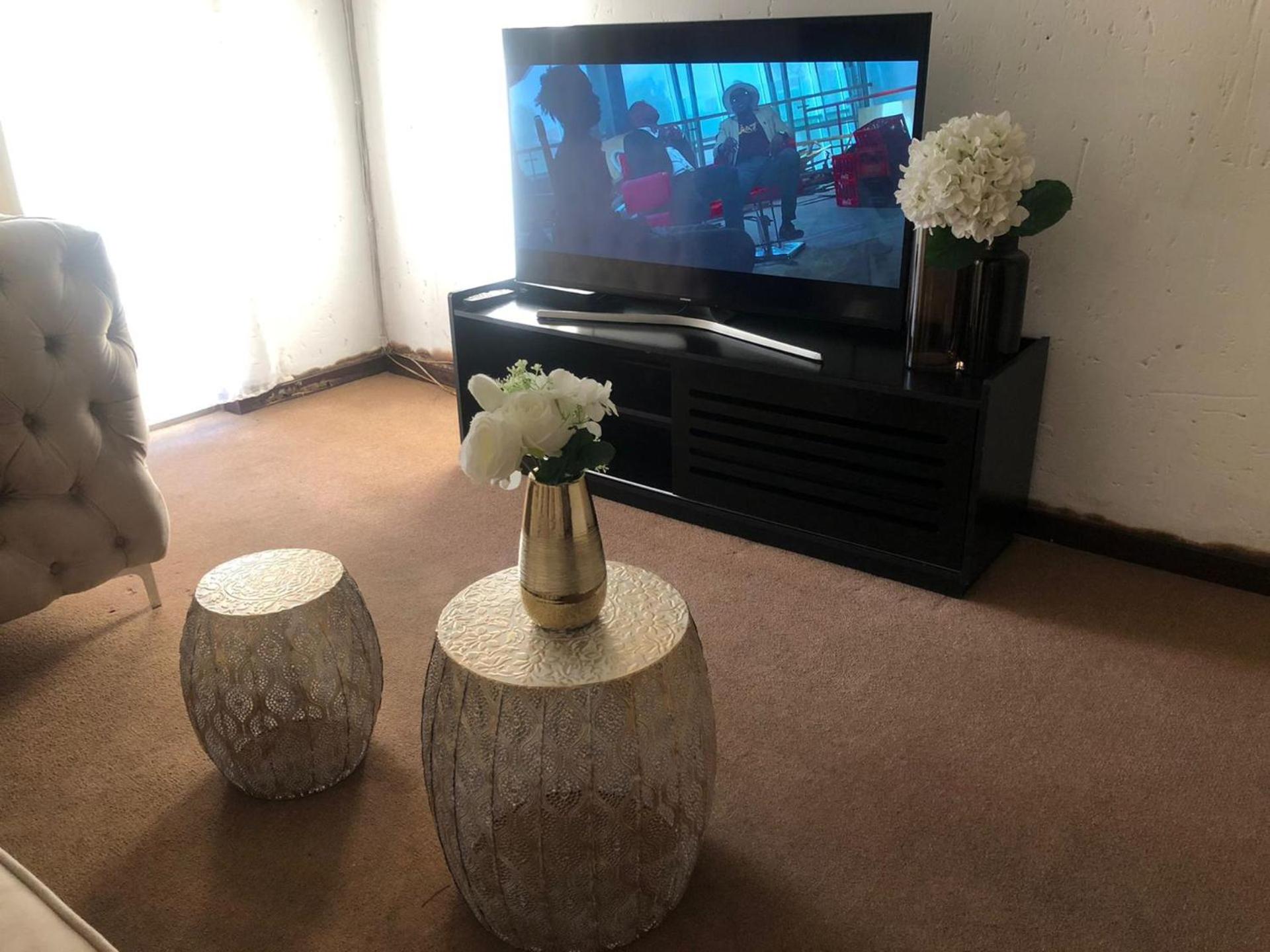 Inviting 3-Bed Apartment in Edenvale view 3