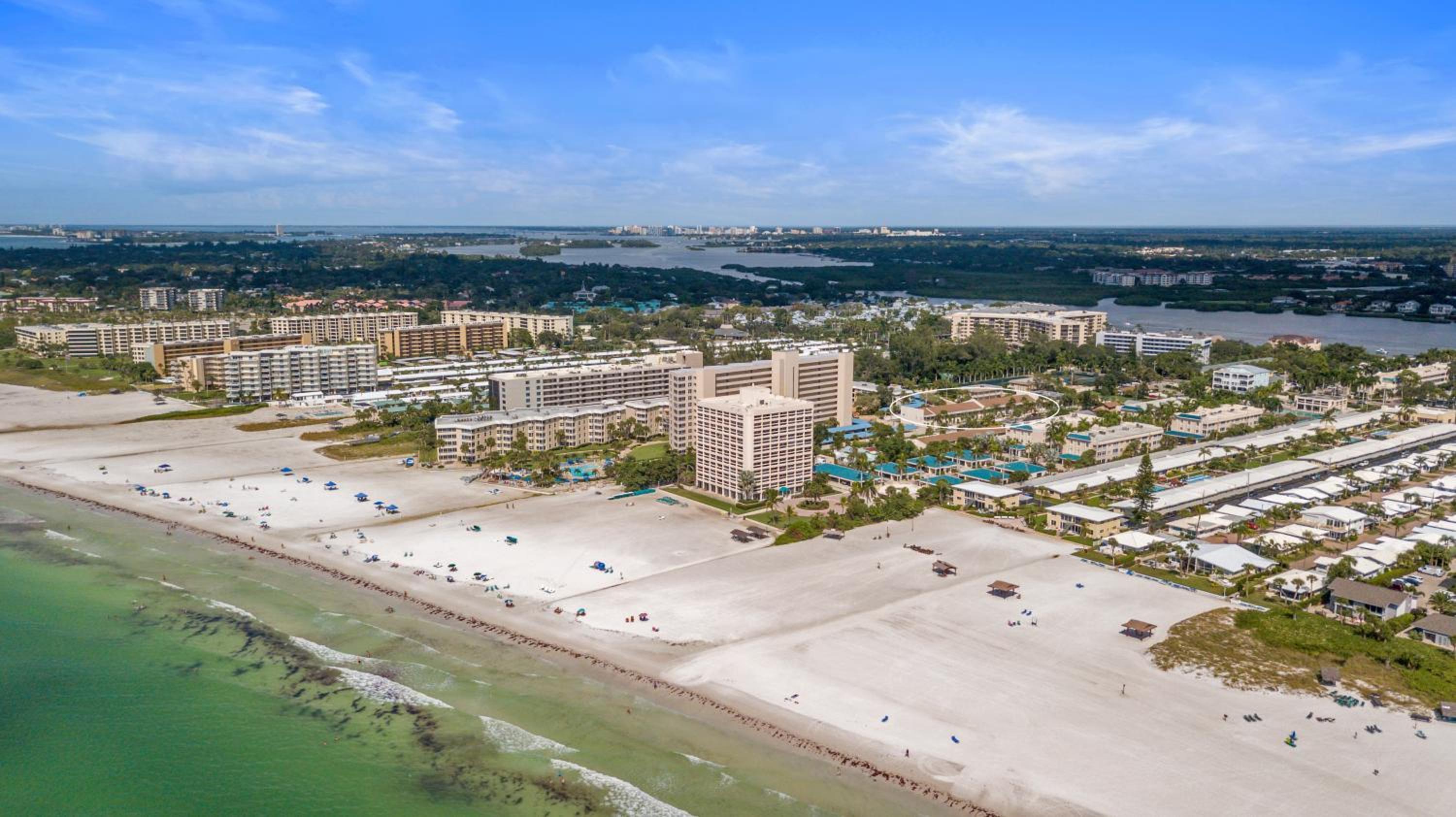 A few steps from the beach with community pool