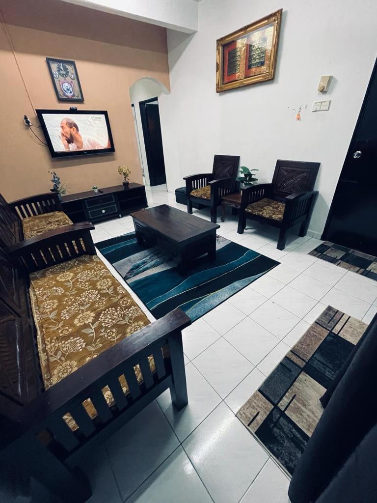 Daliya Homestay Ulu Tiram JB photo 1