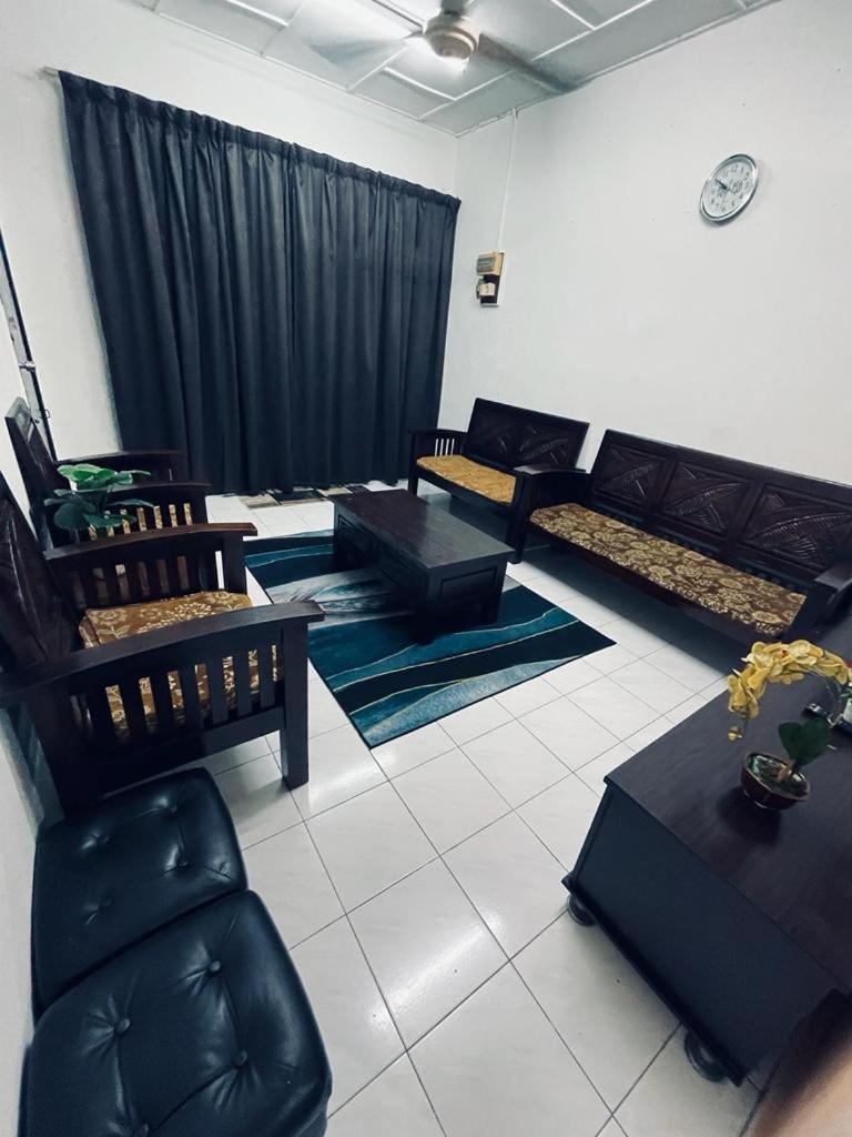 Daliya Homestay Ulu Tiram JB photo 6