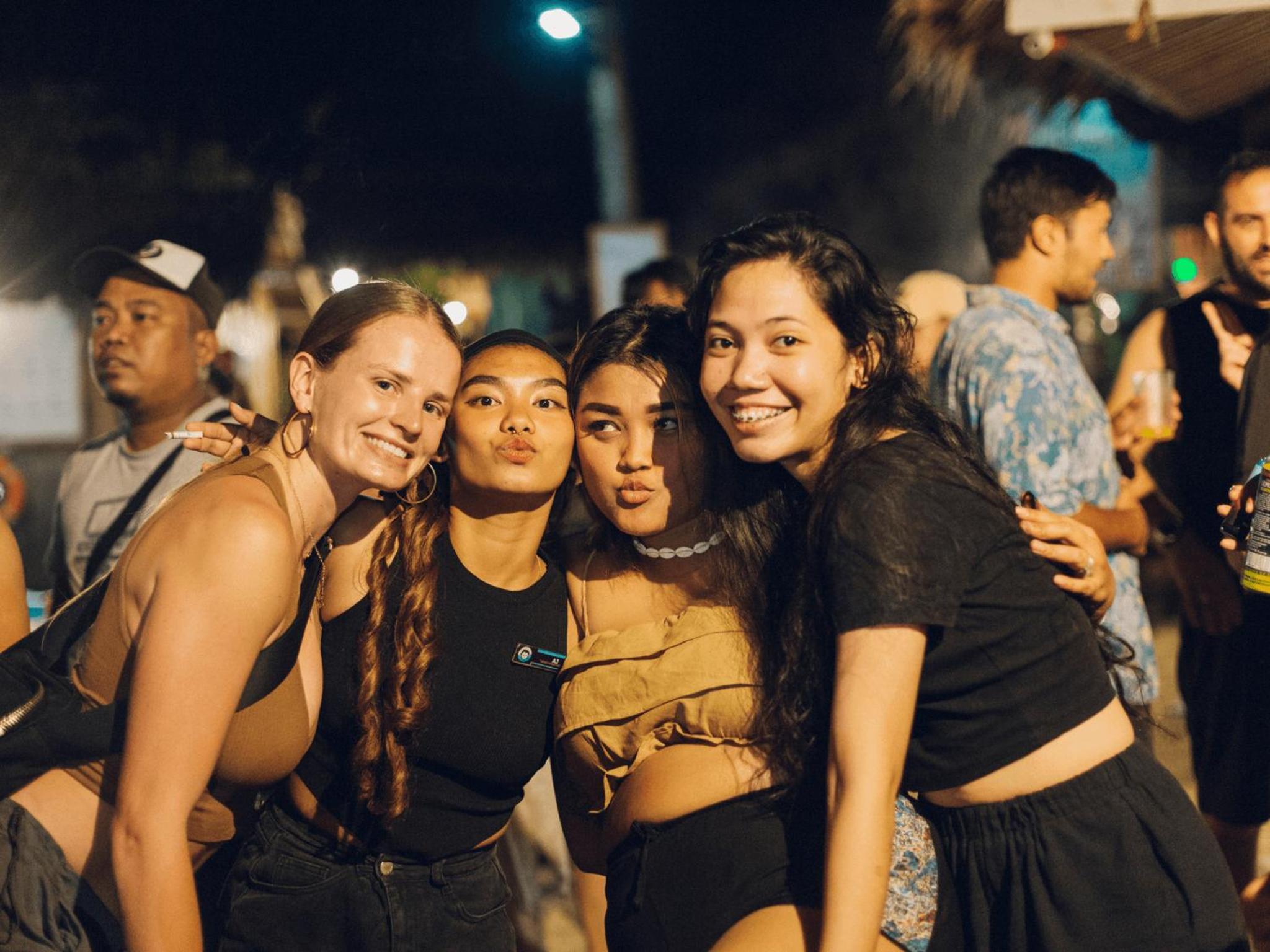 Mad Monkey Hostel Siargao 40