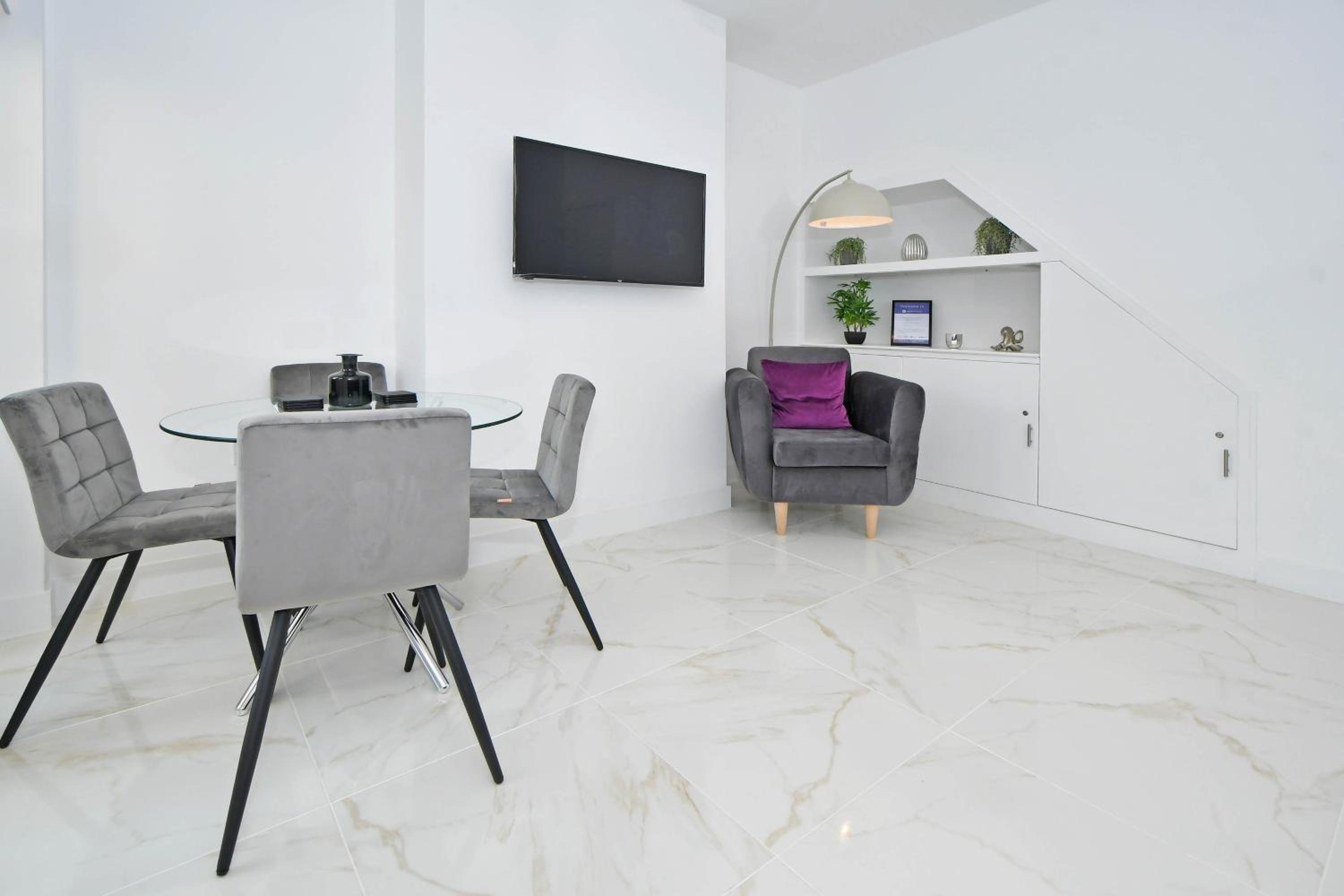 Unity House by YourStays view 4