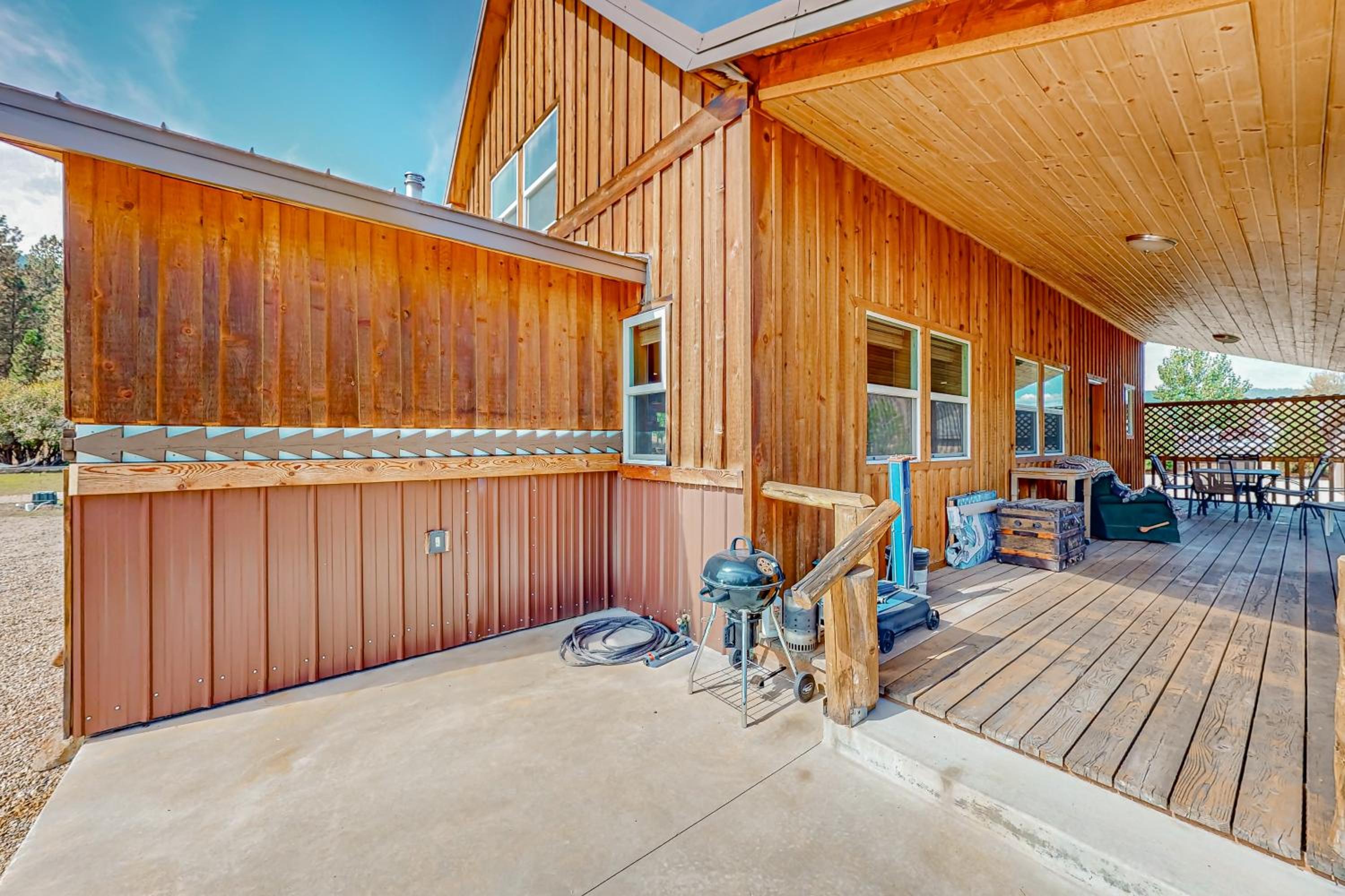 Rustic Cabin with Decks and Hot Tub in Garden Valley!