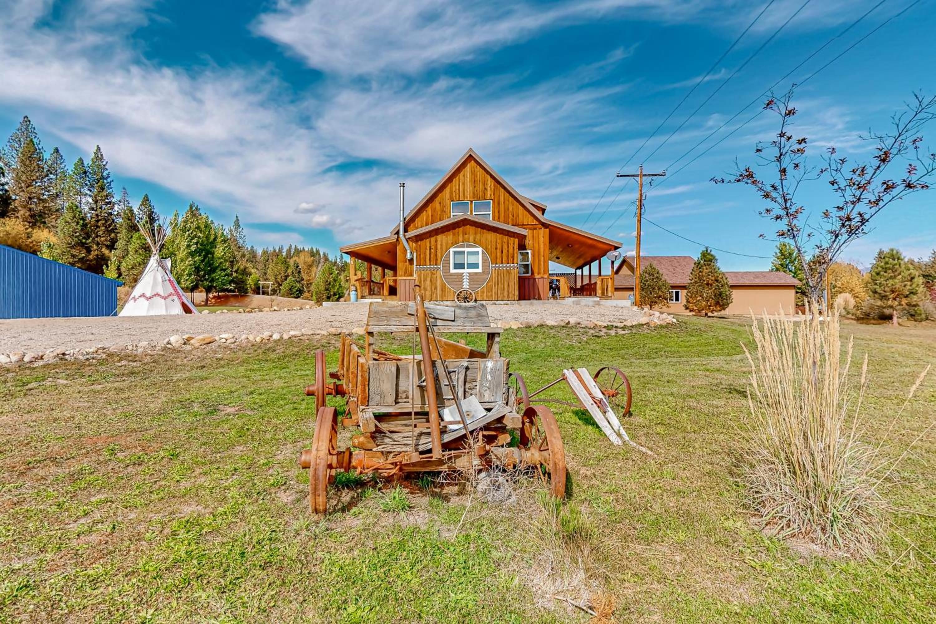 Rustic Cabin with Decks and Hot Tub in Garden Valley!