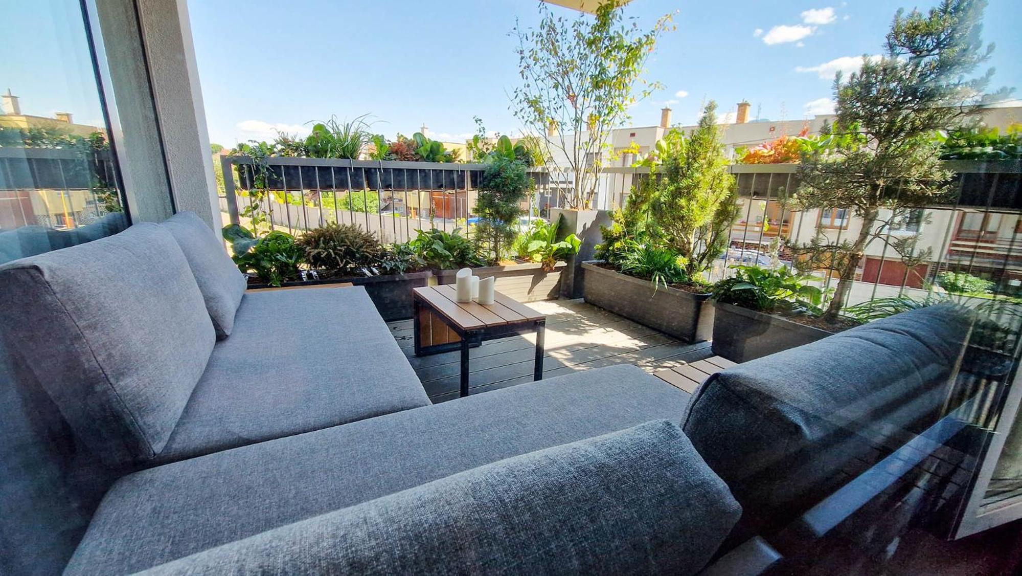 Hillshome - Liptov family base, sauna & terrace view 2