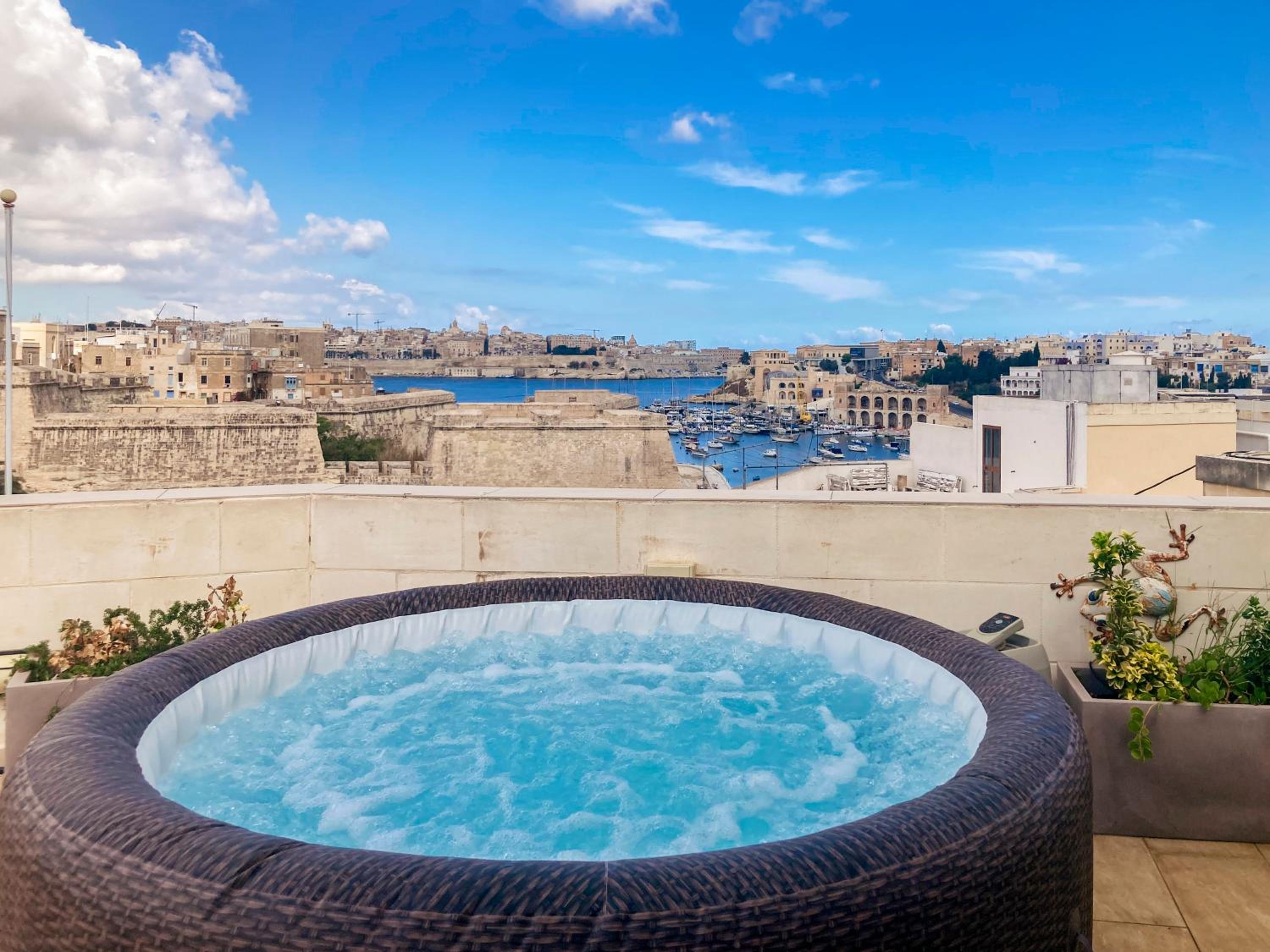 Hotel Valletta And Grand Harbour Lookout