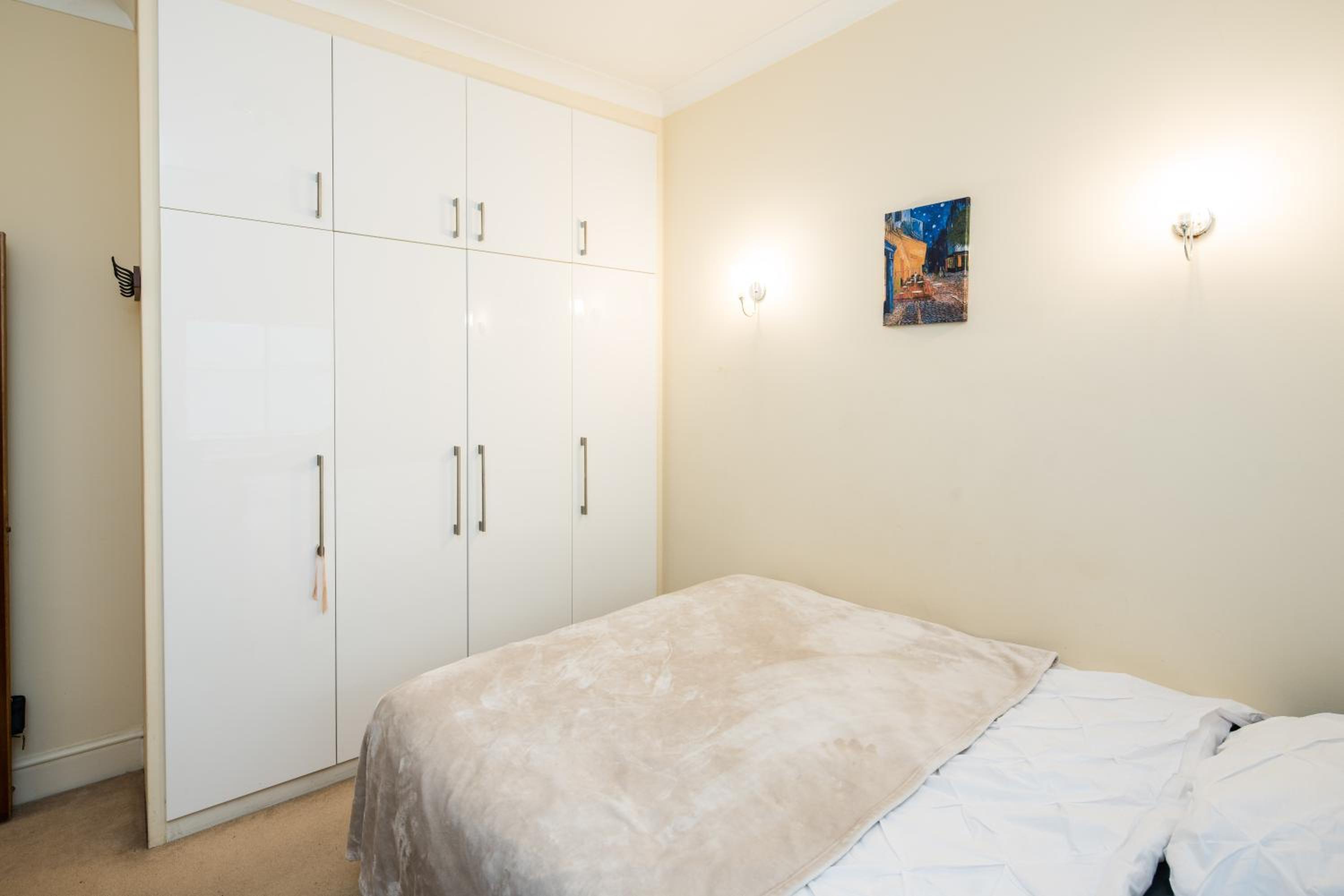 Cosy High-ceiling Victorian flat with balcony - 2mins to Hyde Park, Kensington Palace, NottingHill, High Street Kensington,2BR 2Baths