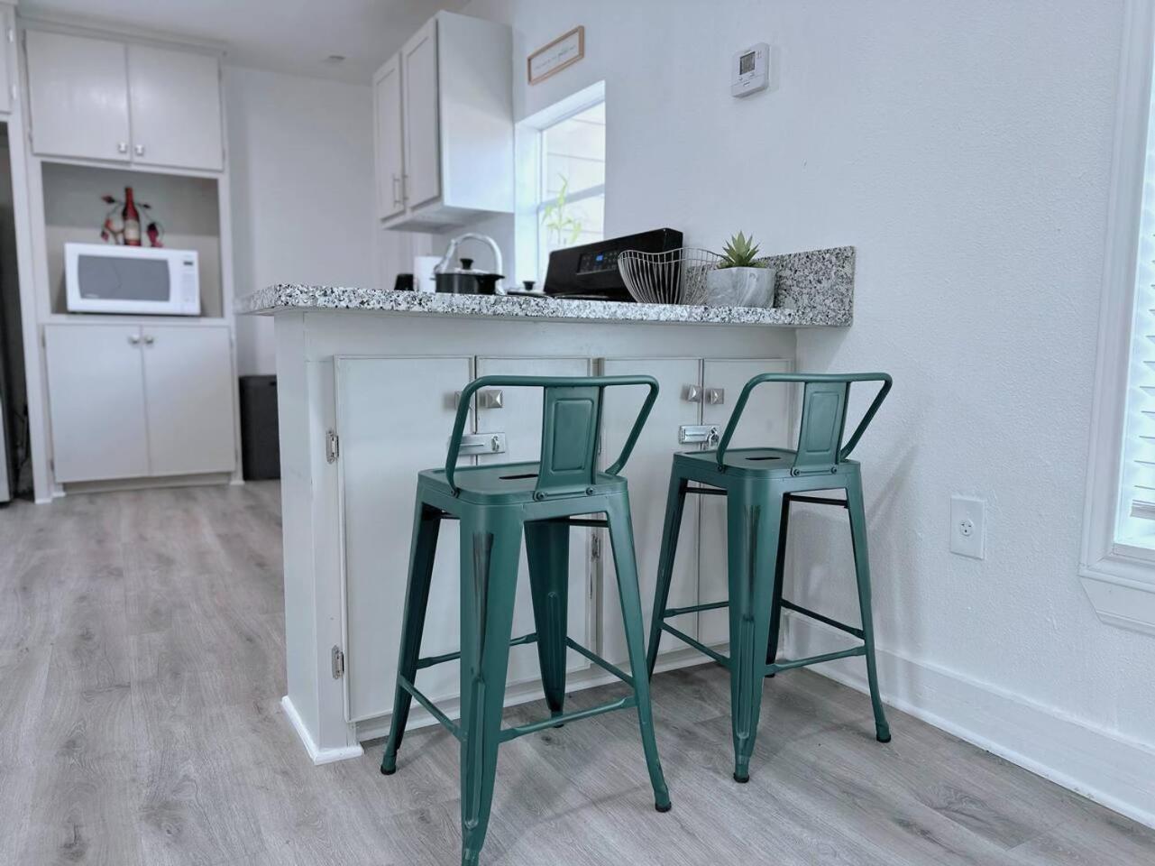 Tiny House in Downtown Texas view 5