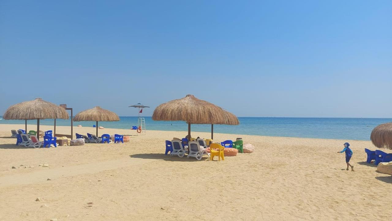Lasirina palm beach for families only