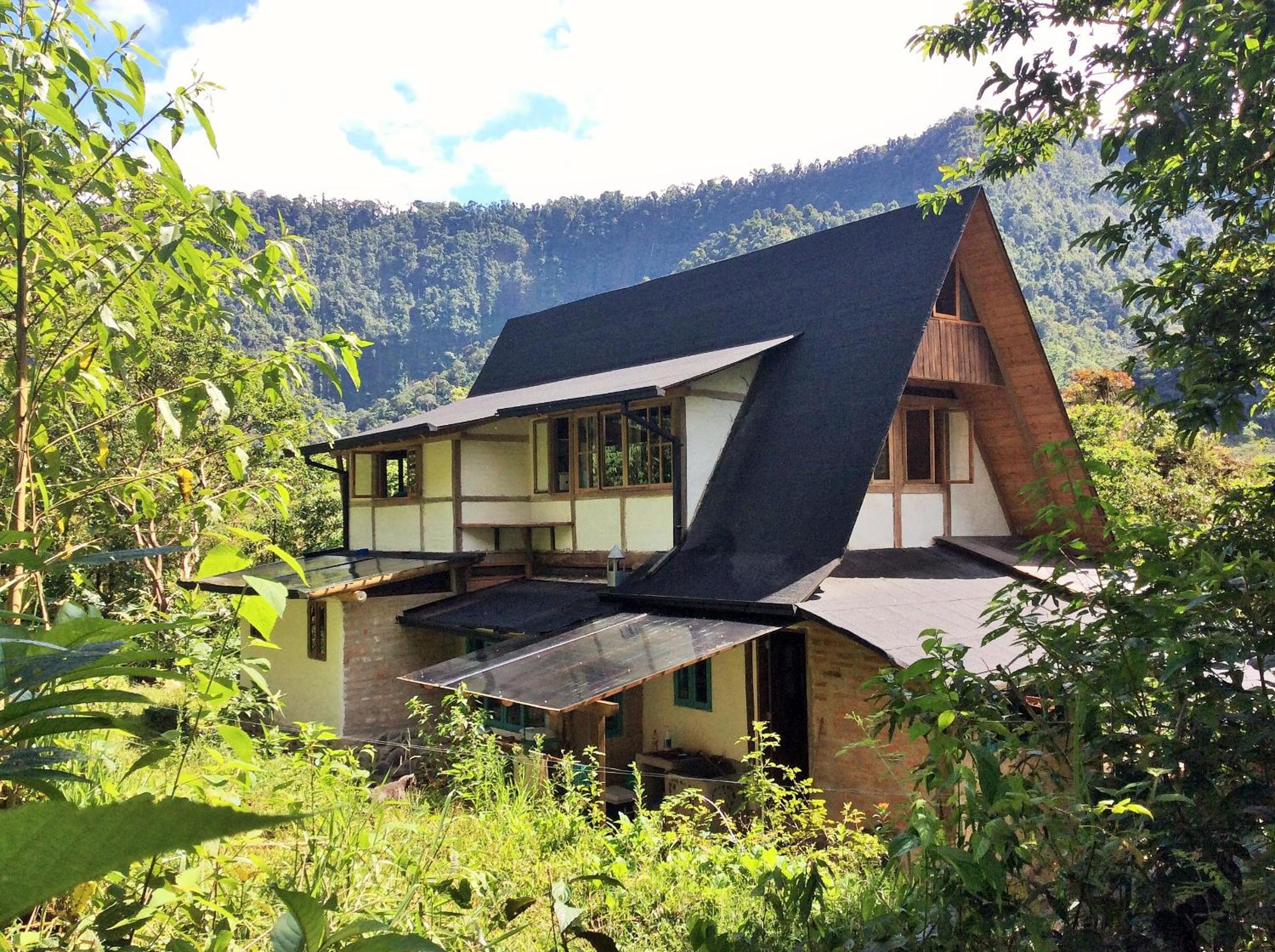 Sacha Urco Lodge -Private Cloud Forest Reserve in Mindo- 4x4 recommended March-April