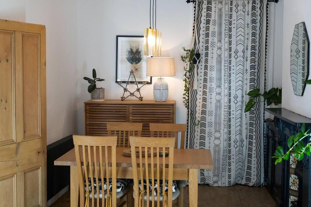 Large Home Sleeps 6 Central Location Free Parking view 3