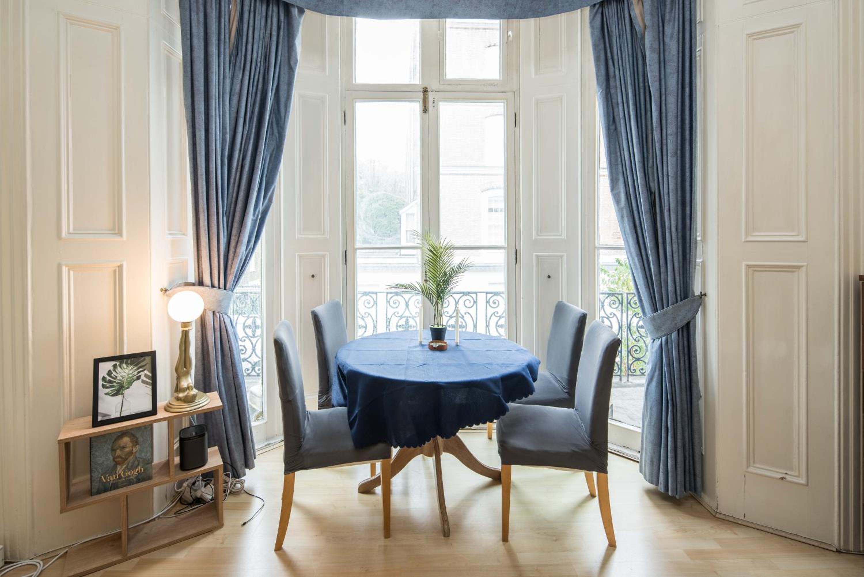 Cosy High-ceiling Victorian flat with balcony - 2mins to Hyde Park, Kensington Palace, NottingHill, High Street Kensington,2BR 2Baths