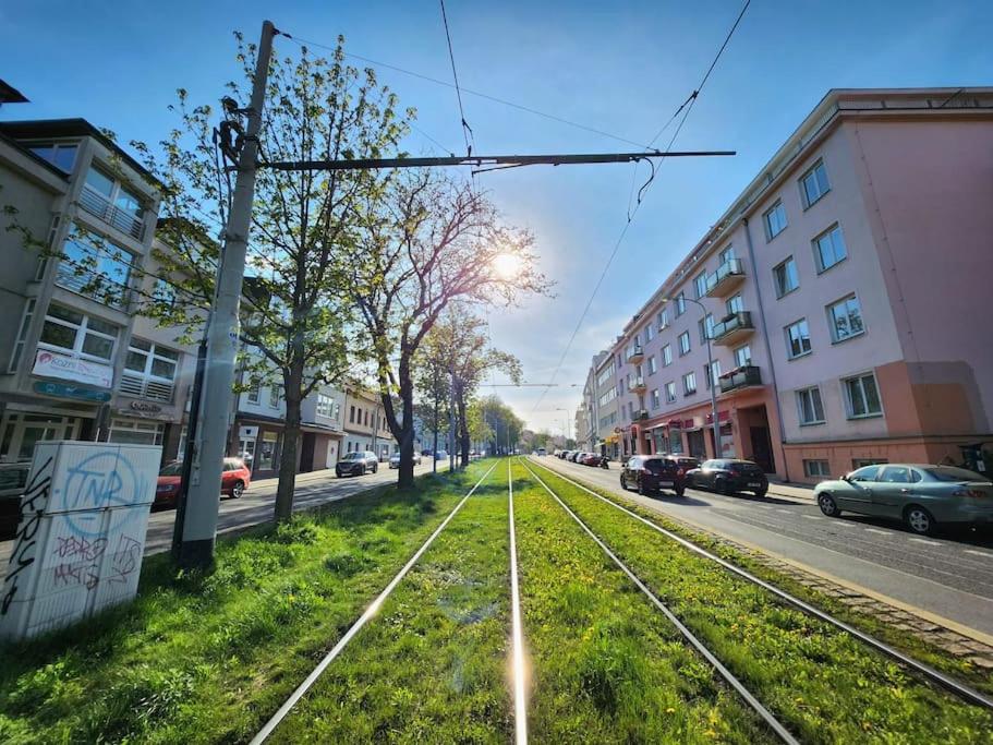 Aurion Modern Apartment near Prague Castle - Parking - Up to 5 Guests