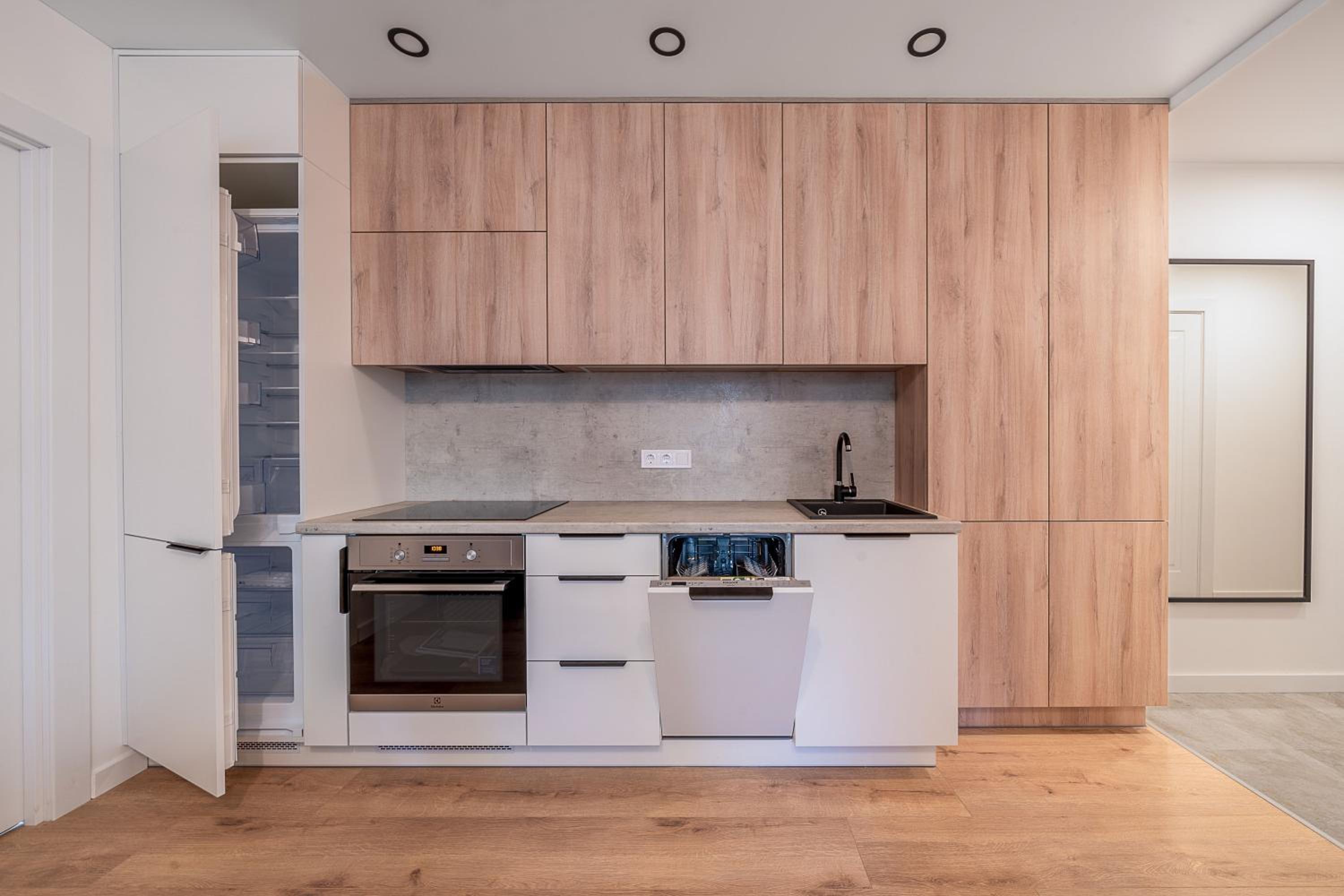 Modern 2 bedroom Vytenio apartment in city centre I Self check-in view 4