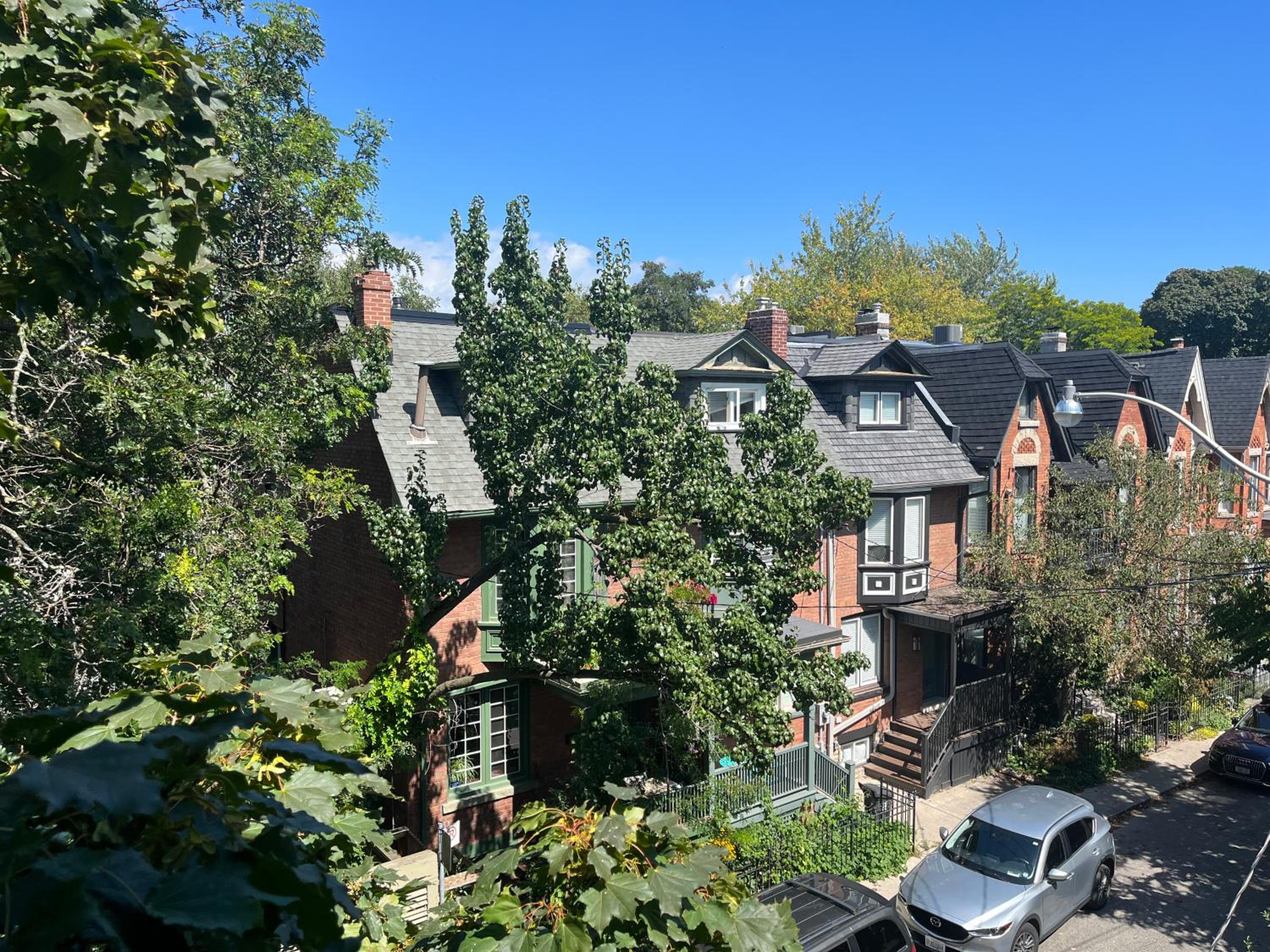 Bright, Private, Peaceful Suite with Retail Conveniences Steps Away