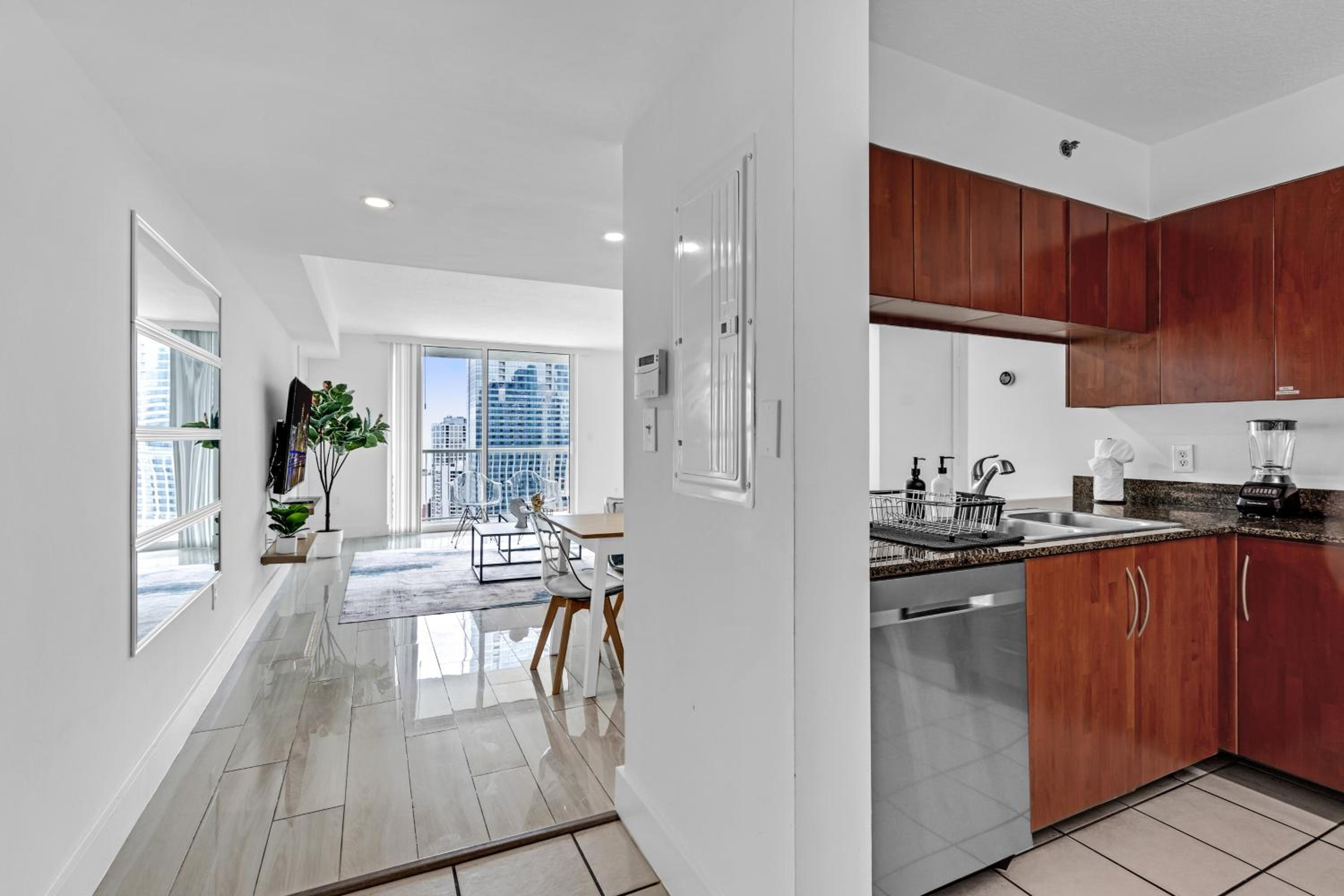 LUX 2B/2B Brickell - Free Parking