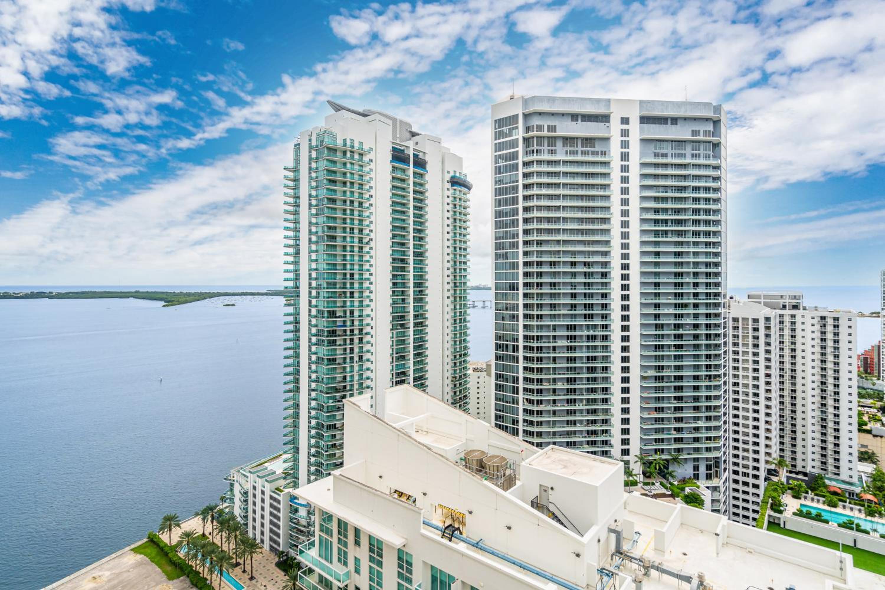 LUX 2B/2B Brickell - Free Parking