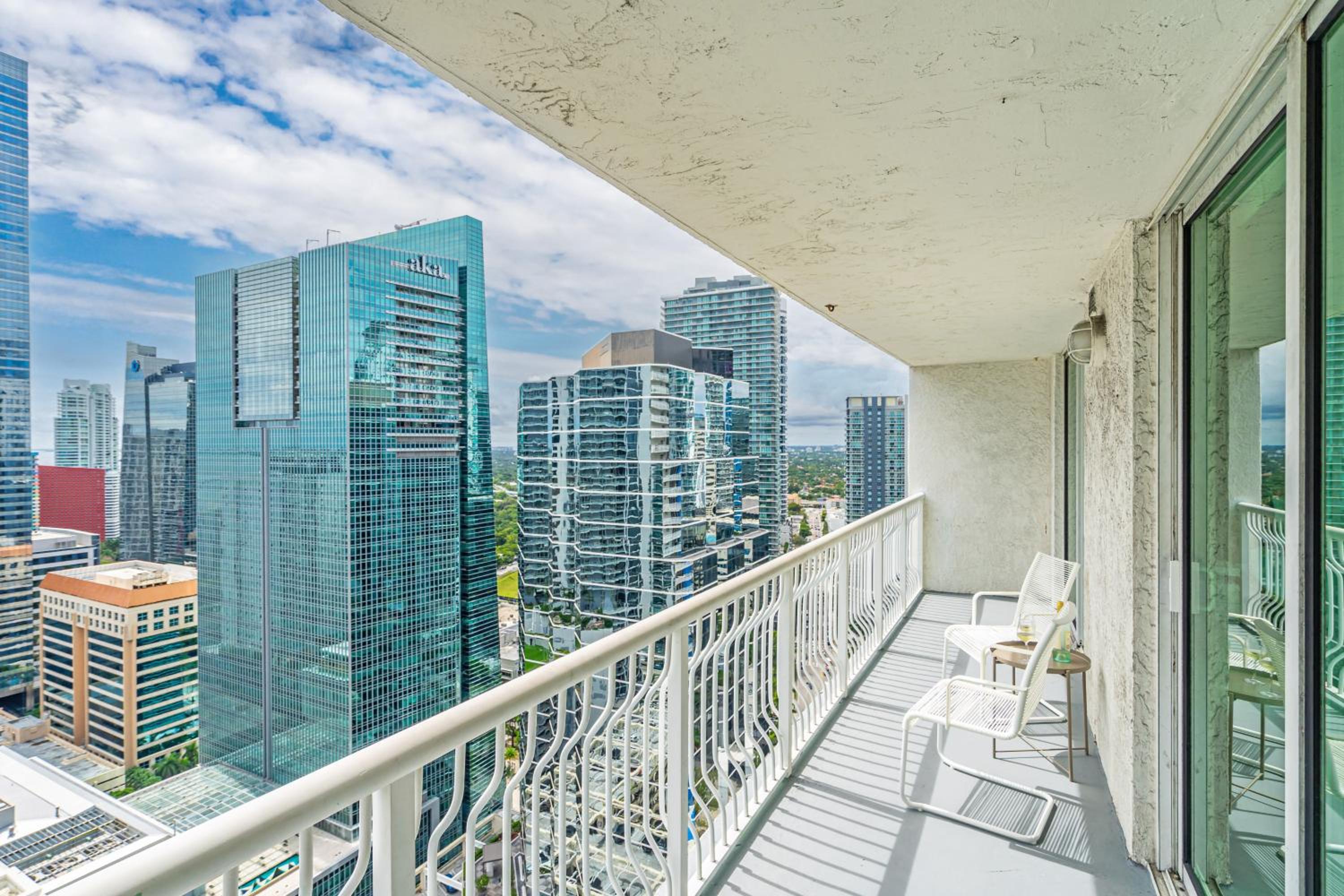 LUX 2B/2B Brickell - Free Parking