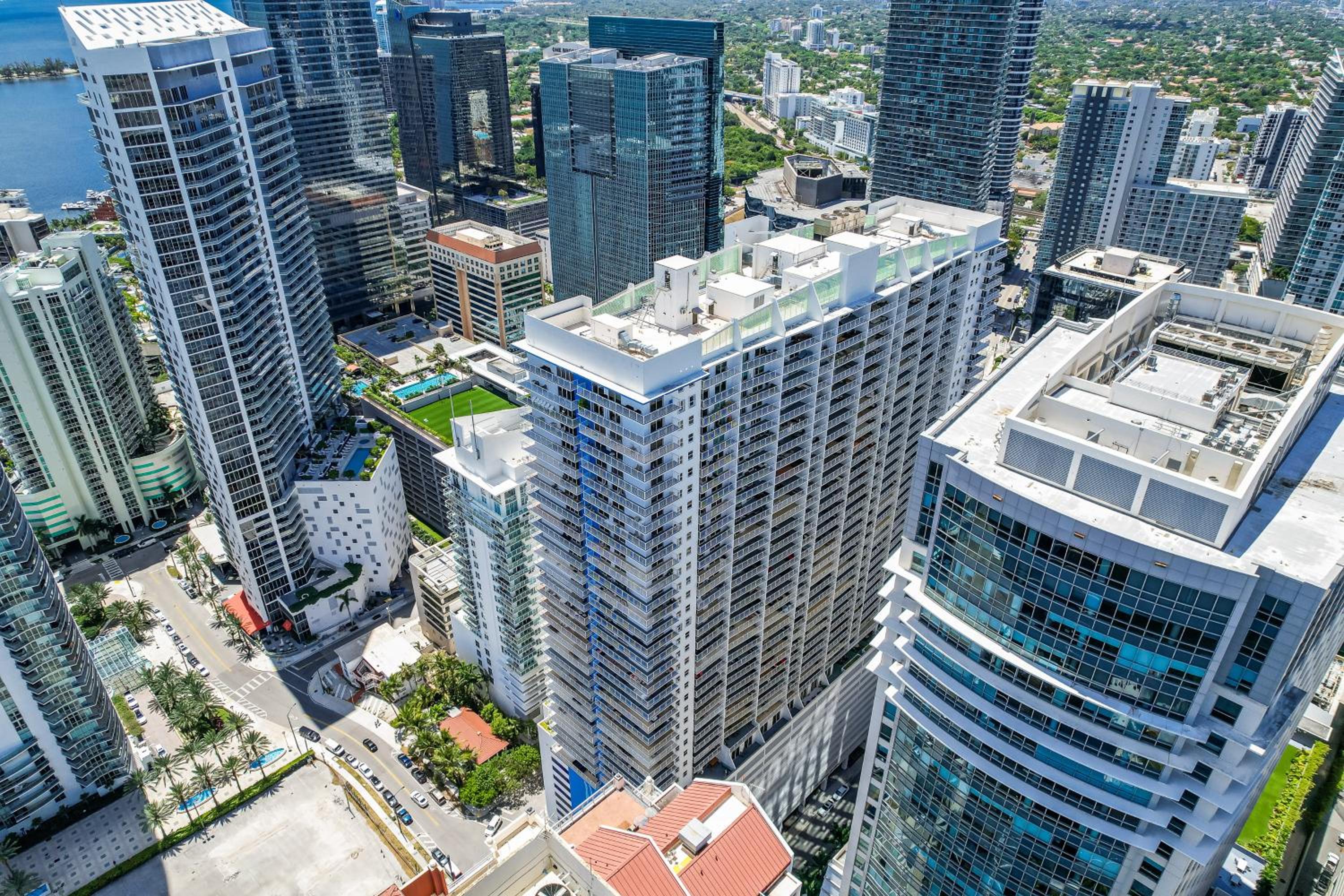 LUX 2B/2B Brickell - Free Parking